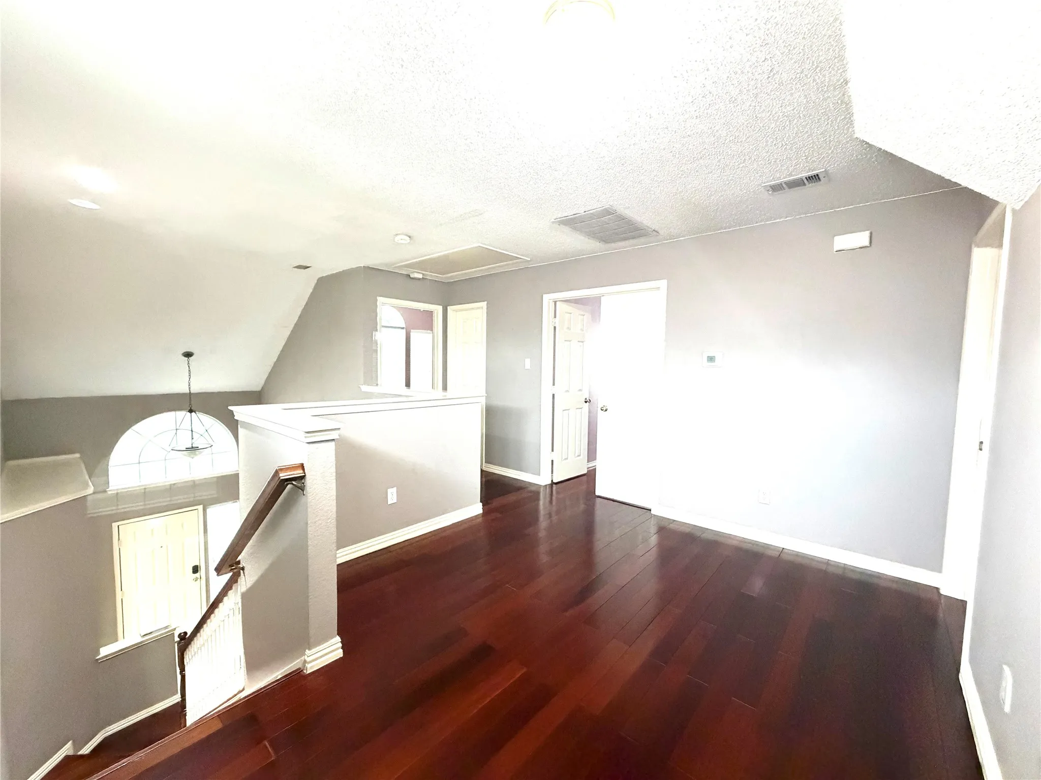 Single Family Residence For Rent in Dallas County , 1618 Arbor Creek Drive, Garland, Texas 75040, 4 Bedroom, 3 Bathroom, 2 Garage spaces, 2,201 Sqft, built in 1999, mls#21374826, Real Estate Agent in Garland, Homes For Rent in Dallas county, Homes For Rent in Garland, Realtor in Garland Texas, Real Estate Brokerage Independent Realty Texas, Luminita Cordes Realtor