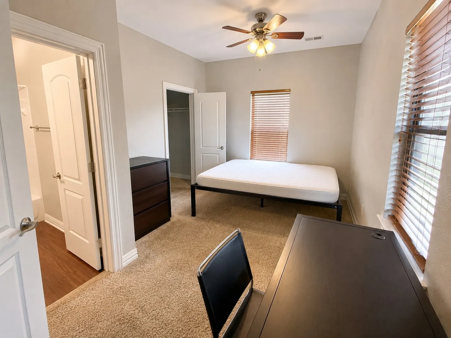 Condominium For Sale in Mc Lennan County , 2410 S 2nd Street 1374, Waco, Texas 76706, 4 Bedroom, 5 Bathroom, Garage spaces, 1,495 Sqft, built in 2013, mls#21372455, Real Estate Agent in Waco, Homes For Sale in Mc Lennan county, Homes For Sale in Waco, Realtor in Waco Texas, Real Estate Brokerage Independent Realty Texas, Luminita Cordes Realtor