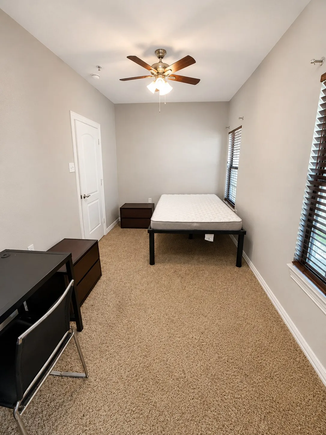 Condominium For Sale in Mc Lennan County , 2410 S 2nd Street 1374, Waco, Texas 76706, 4 Bedroom, 5 Bathroom, Garage spaces, 1,495 Sqft, built in 2013, mls#21372455, Real Estate Agent in Waco, Homes For Sale in Mc Lennan county, Homes For Sale in Waco, Realtor in Waco Texas, Real Estate Brokerage Independent Realty Texas, Luminita Cordes Realtor