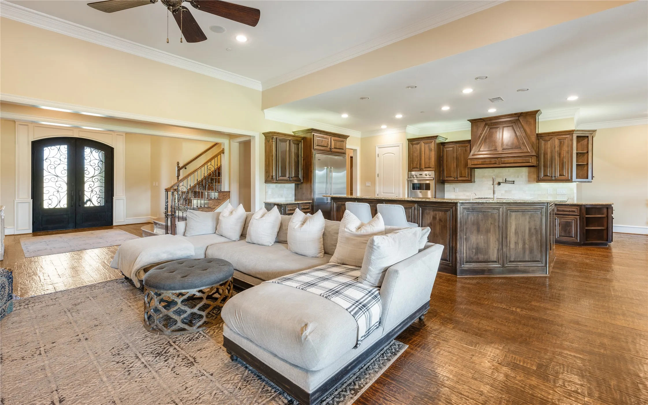 Single Family Residence For Sale in Dallas County , 218 Tanner Creek Circle, Sunnyvale, Texas 75182, 5 Bedroom, 6 Bathroom, 5 Garage spaces, 5,921 Sqft, built in 2014, mls#21374774, Real Estate Agent in Sunnyvale, Homes For Sale in Dallas county, Homes For Sale in Sunnyvale, Realtor in Sunnyvale Texas, Real Estate Brokerage Independent Realty Texas, Luminita Cordes Realtor