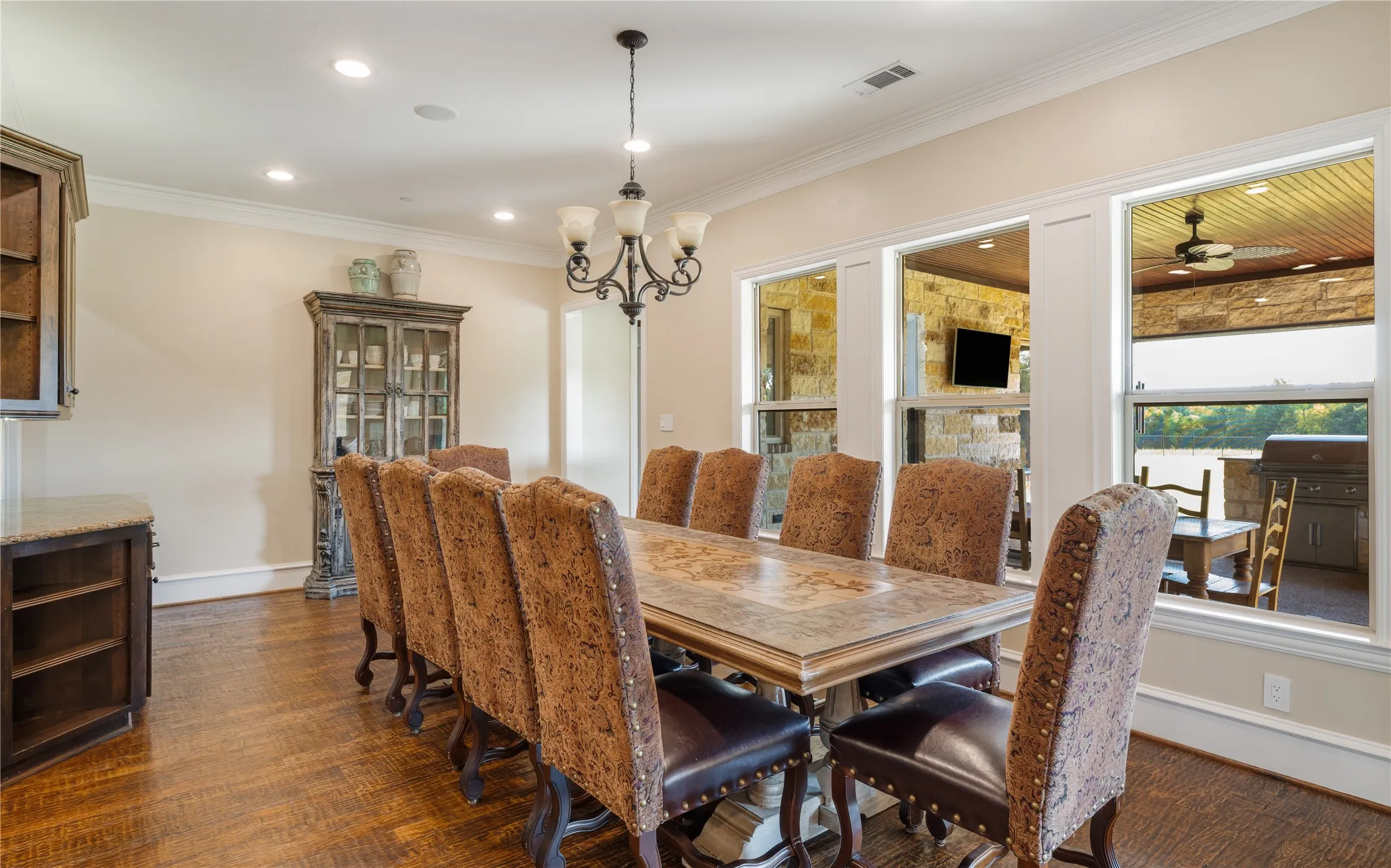 Single Family Residence For Sale in Dallas County , 218 Tanner Creek Circle, Sunnyvale, Texas 75182, 5 Bedroom, 6 Bathroom, 5 Garage spaces, 5,921 Sqft, built in 2014, mls#21374774, Real Estate Agent in Sunnyvale, Homes For Sale in Dallas county, Homes For Sale in Sunnyvale, Realtor in Sunnyvale Texas, Real Estate Brokerage Independent Realty Texas, Luminita Cordes Realtor