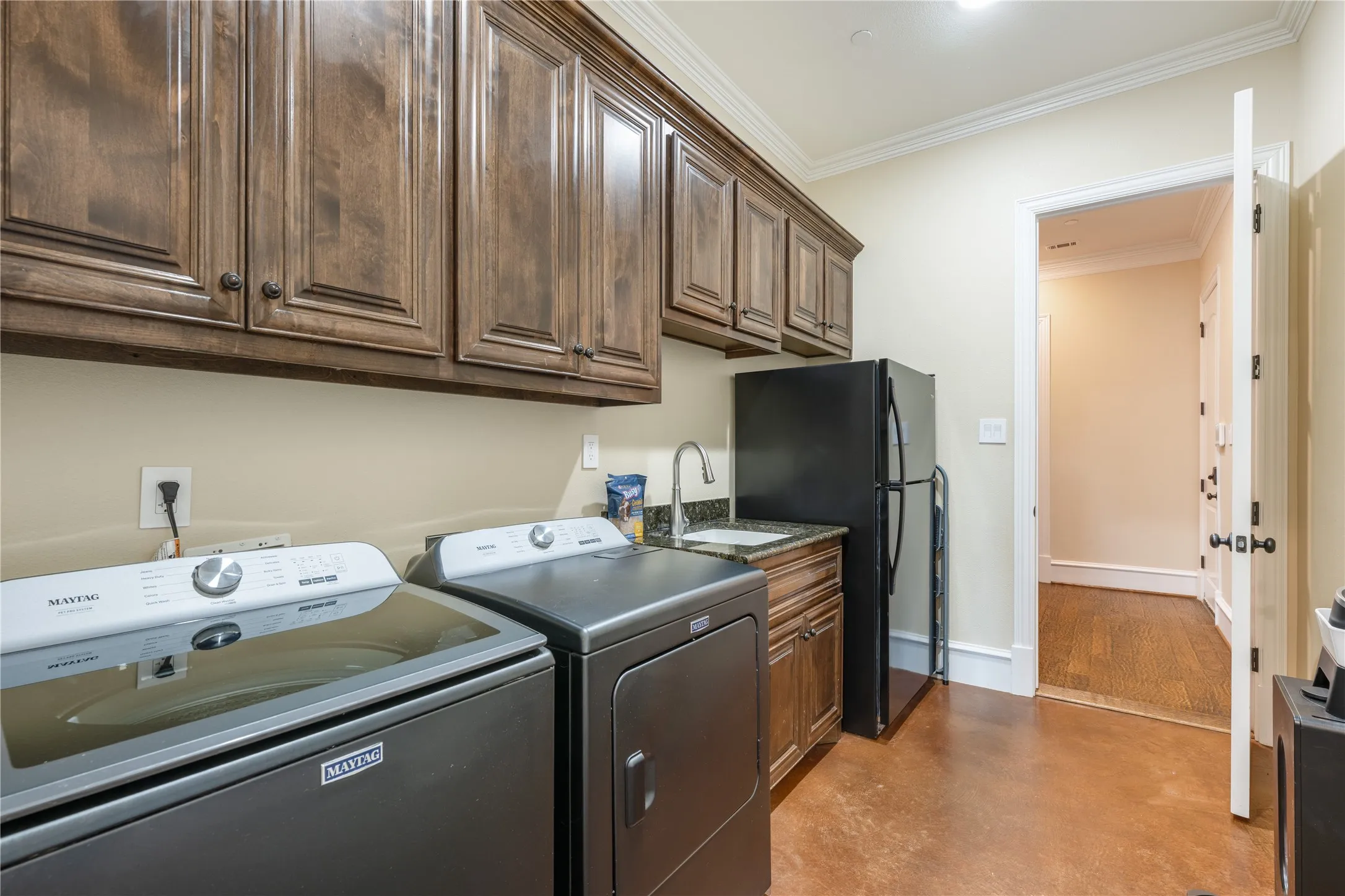 Single Family Residence For Sale in Dallas County , 218 Tanner Creek Circle, Sunnyvale, Texas 75182, 5 Bedroom, 6 Bathroom, 5 Garage spaces, 5,921 Sqft, built in 2014, mls#21374774, Real Estate Agent in Sunnyvale, Homes For Sale in Dallas county, Homes For Sale in Sunnyvale, Realtor in Sunnyvale Texas, Real Estate Brokerage Independent Realty Texas, Luminita Cordes Realtor