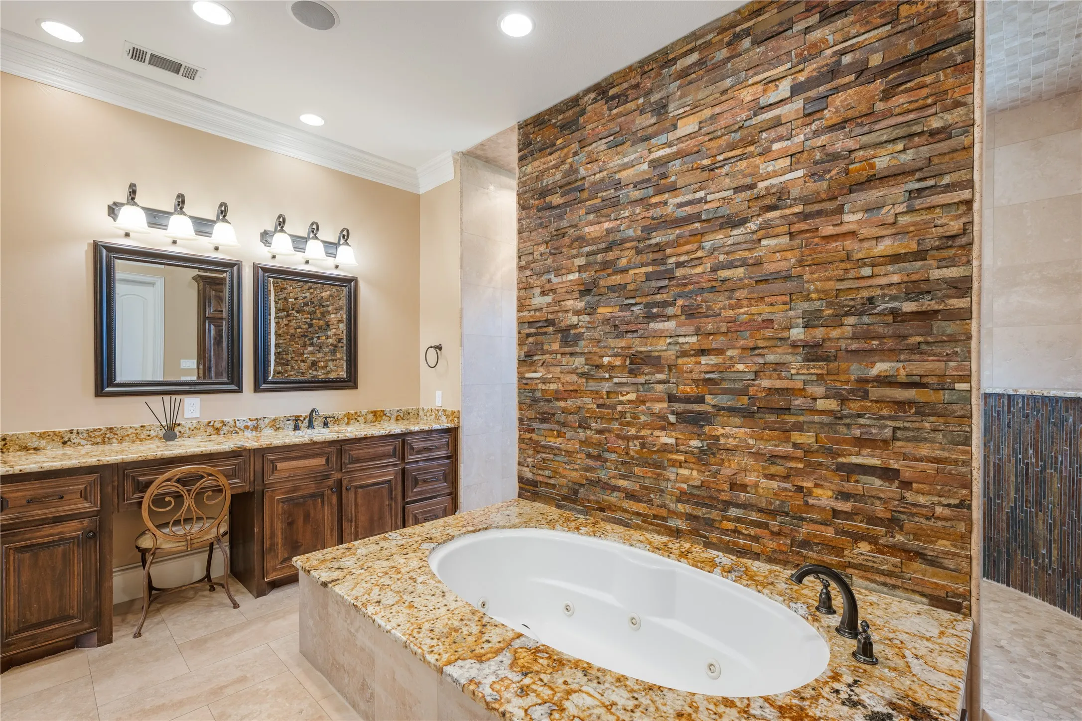 Single Family Residence For Sale in Dallas County , 218 Tanner Creek Circle, Sunnyvale, Texas 75182, 5 Bedroom, 6 Bathroom, 5 Garage spaces, 5,921 Sqft, built in 2014, mls#21374774, Real Estate Agent in Sunnyvale, Homes For Sale in Dallas county, Homes For Sale in Sunnyvale, Realtor in Sunnyvale Texas, Real Estate Brokerage Independent Realty Texas, Luminita Cordes Realtor
