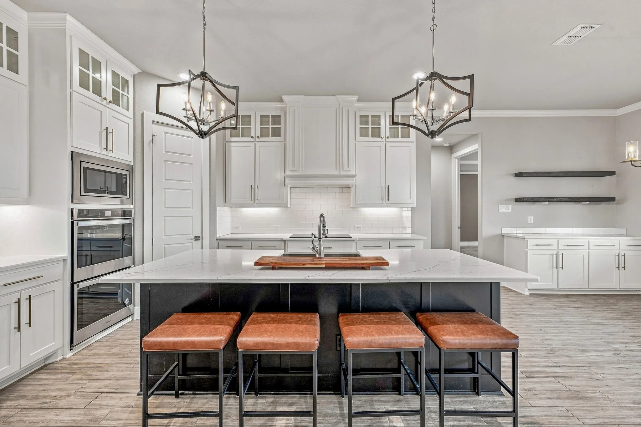 Single Family Residence For Sale in Johnson County , 212 Buena Vista Drive, Godley, Texas 76044, 4 Bedroom, 3 Bathroom, 3 Garage spaces, 2,867 Sqft, built in 2021, mls#21373148, Real Estate Agent in Godley, Homes For Sale in Johnson county, Homes For Sale in Godley, Realtor in Godley Texas, Real Estate Brokerage Independent Realty Texas, Luminita Cordes Realtor
