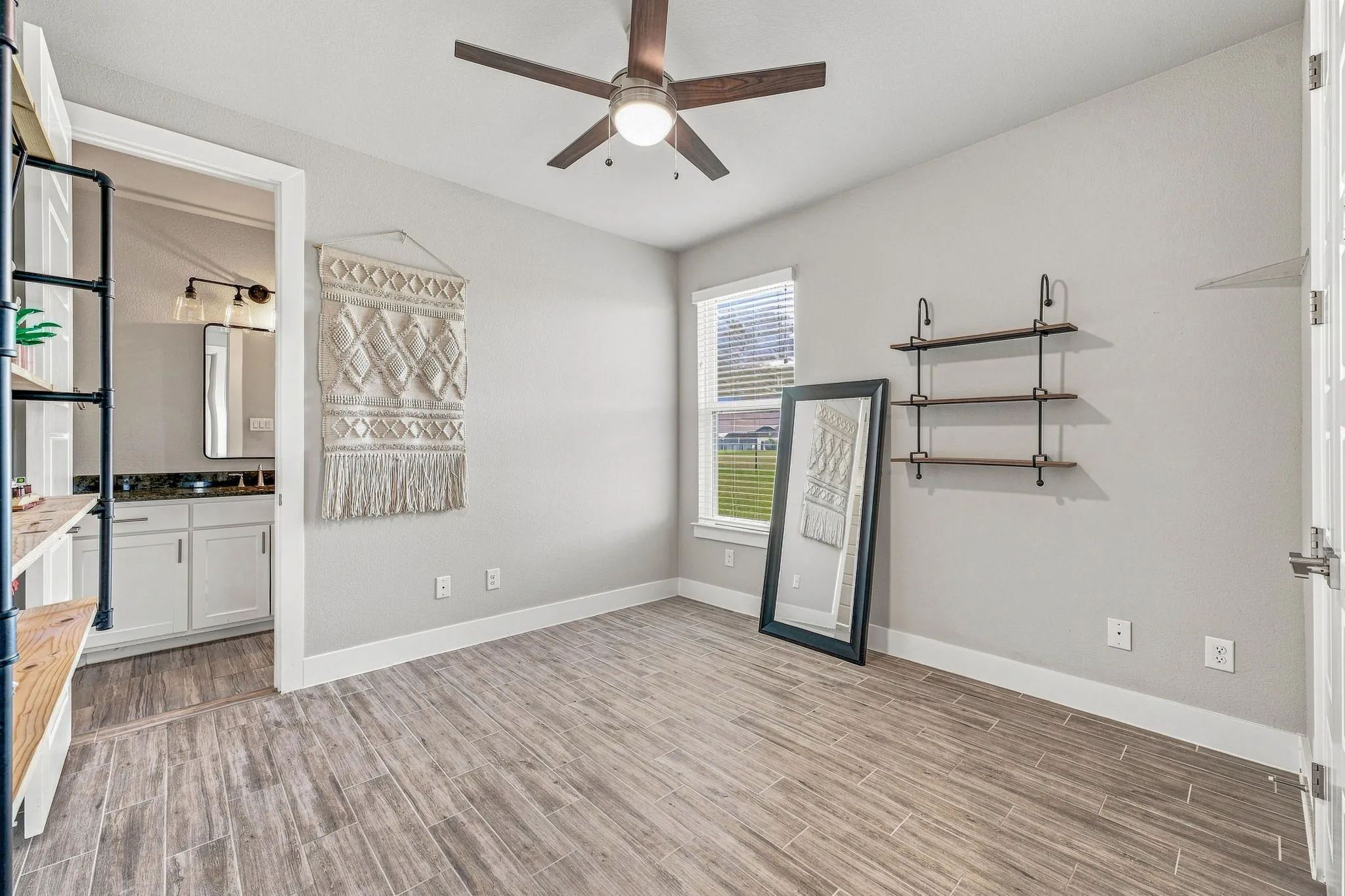 Single Family Residence For Sale in Johnson County , 212 Buena Vista Drive, Godley, Texas 76044, 4 Bedroom, 3 Bathroom, 3 Garage spaces, 2,867 Sqft, built in 2021, mls#21373148, Real Estate Agent in Godley, Homes For Sale in Johnson county, Homes For Sale in Godley, Realtor in Godley Texas, Real Estate Brokerage Independent Realty Texas, Luminita Cordes Realtor