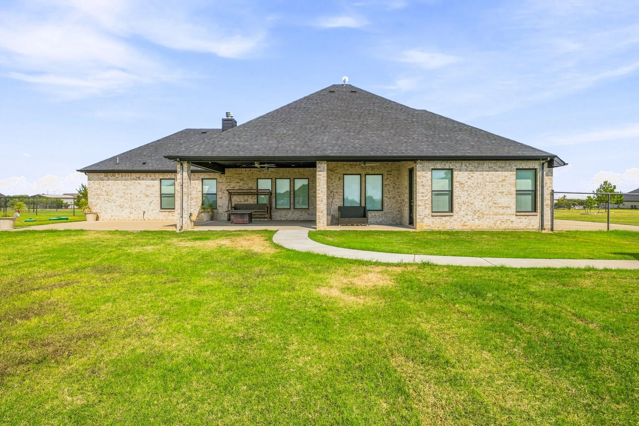 Single Family Residence For Sale in Johnson County , 212 Buena Vista Drive, Godley, Texas 76044, 4 Bedroom, 3 Bathroom, 3 Garage spaces, 2,867 Sqft, built in 2021, mls#21373148, Real Estate Agent in Godley, Homes For Sale in Johnson county, Homes For Sale in Godley, Realtor in Godley Texas, Real Estate Brokerage Independent Realty Texas, Luminita Cordes Realtor