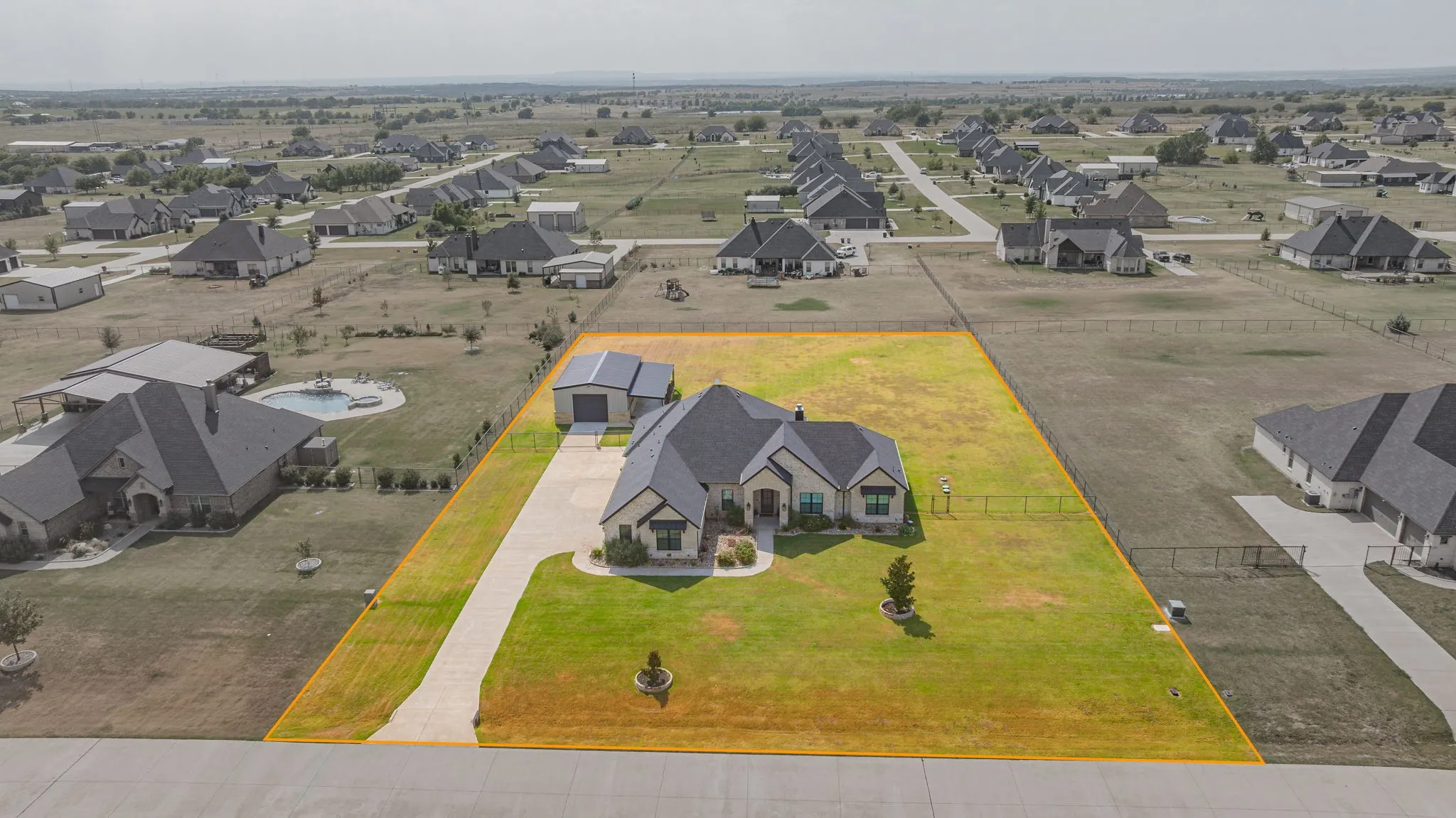 Single Family Residence For Sale in Johnson County , 212 Buena Vista Drive, Godley, Texas 76044, 4 Bedroom, 3 Bathroom, 3 Garage spaces, 2,867 Sqft, built in 2021, mls#21373148, Real Estate Agent in Godley, Homes For Sale in Johnson county, Homes For Sale in Godley, Realtor in Godley Texas, Real Estate Brokerage Independent Realty Texas, Luminita Cordes Realtor