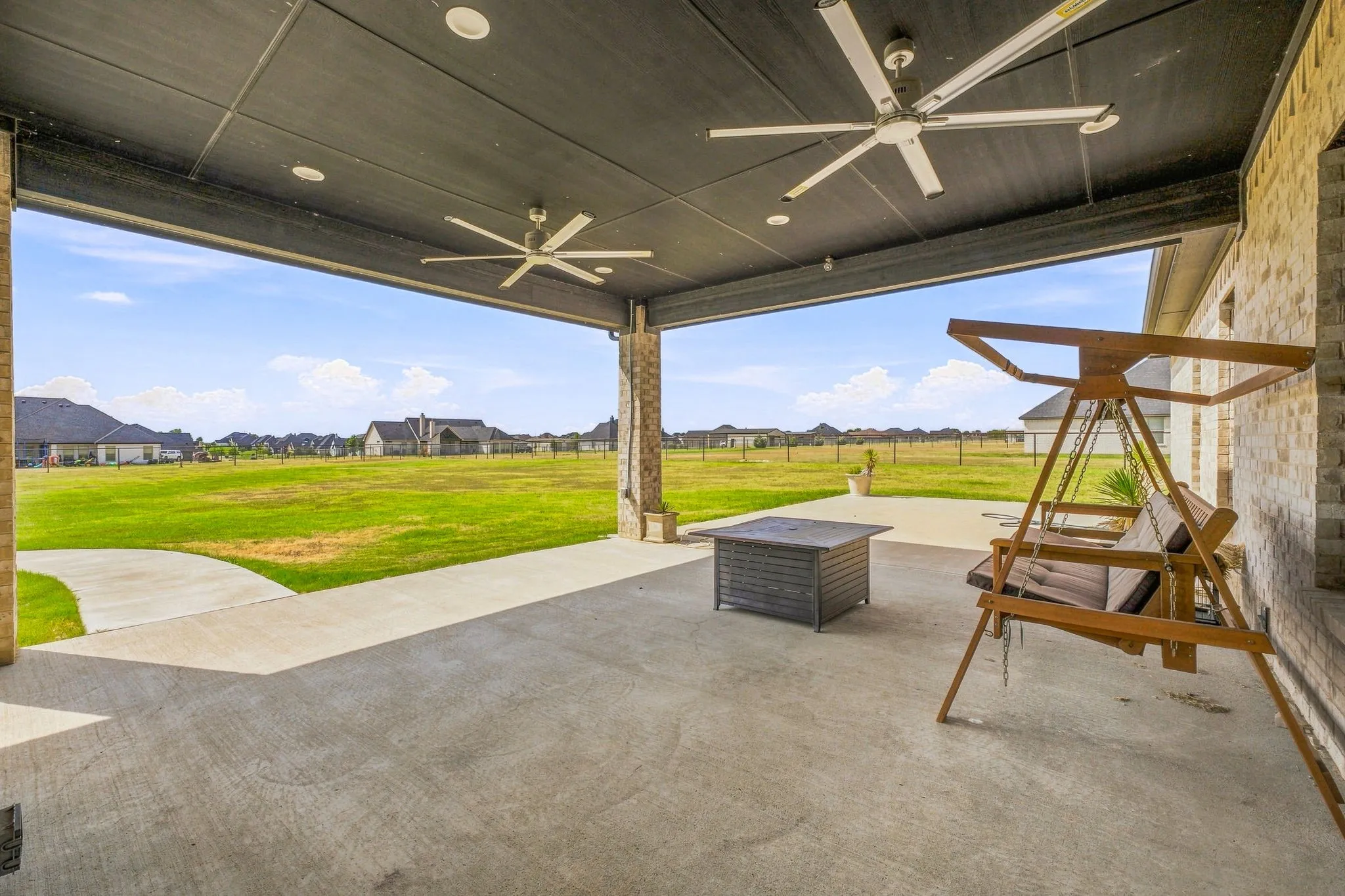 Single Family Residence For Sale in Johnson County , 212 Buena Vista Drive, Godley, Texas 76044, 4 Bedroom, 3 Bathroom, 3 Garage spaces, 2,867 Sqft, built in 2021, mls#21373148, Real Estate Agent in Godley, Homes For Sale in Johnson county, Homes For Sale in Godley, Realtor in Godley Texas, Real Estate Brokerage Independent Realty Texas, Luminita Cordes Realtor