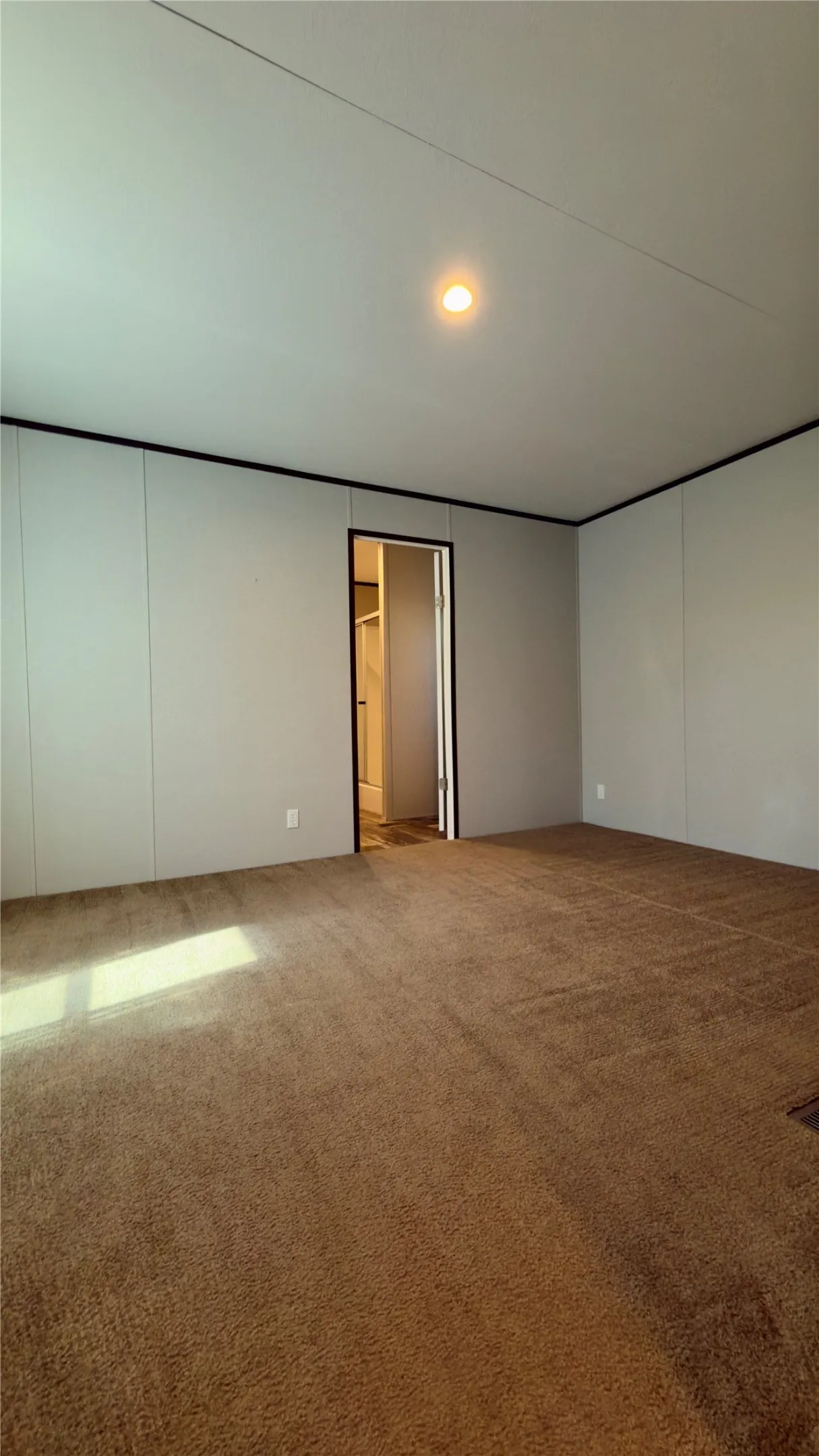 Single Family Residence For Sale in Hood County , 1108 Ridgeview Circle, Granbury, Texas 76048, 2 Bedroom, 2 Bathroom, Garage spaces, 896 Sqft, built in 2020, mls#21369846, Real Estate Agent in Granbury, Homes For Sale in Hood county, Homes For Sale in Granbury, Realtor in Granbury Texas, Real Estate Brokerage Independent Realty Texas, Luminita Cordes Realtor