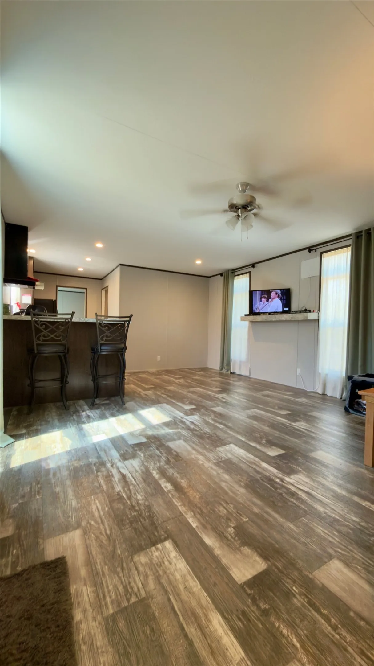 Single Family Residence For Sale in Hood County , 1108 Ridgeview Circle, Granbury, Texas 76048, 2 Bedroom, 2 Bathroom, Garage spaces, 896 Sqft, built in 2020, mls#21369846, Real Estate Agent in Granbury, Homes For Sale in Hood county, Homes For Sale in Granbury, Realtor in Granbury Texas, Real Estate Brokerage Independent Realty Texas, Luminita Cordes Realtor
