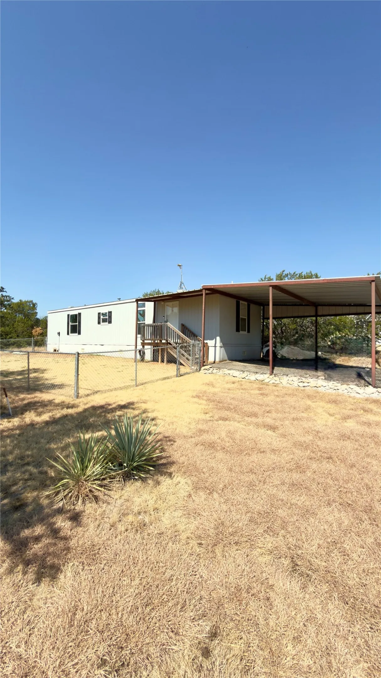 Single Family Residence For Sale in Hood County , 1108 Ridgeview Circle, Granbury, Texas 76048, 2 Bedroom, 2 Bathroom, Garage spaces, 896 Sqft, built in 2020, mls#21369846, Real Estate Agent in Granbury, Homes For Sale in Hood county, Homes For Sale in Granbury, Realtor in Granbury Texas, Real Estate Brokerage Independent Realty Texas, Luminita Cordes Realtor