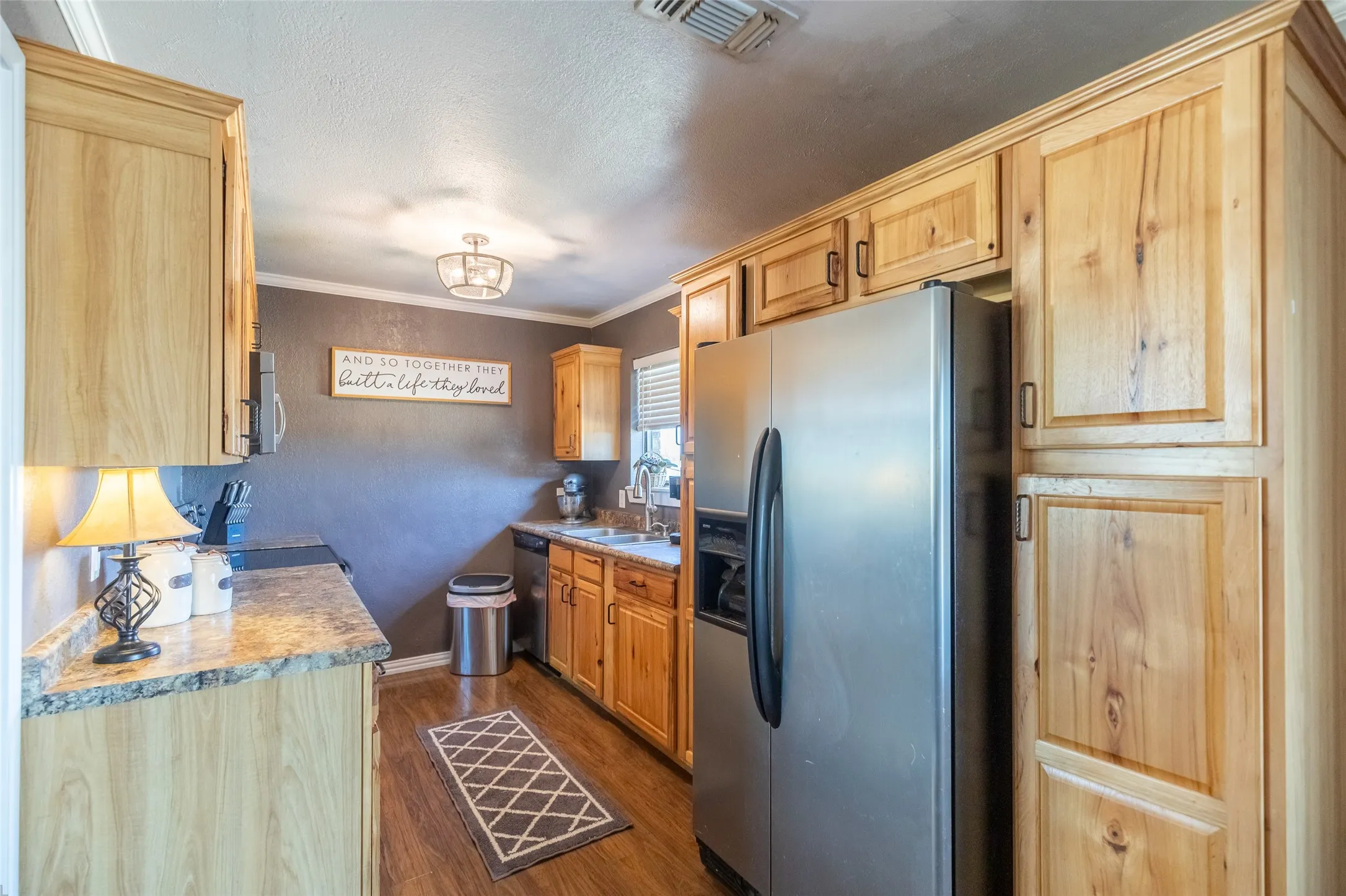 Single Family Residence For Sale in Taylor County , 1948 Elmdale Road S, Abilene, Texas 79602, 3 Bedroom, 2 Bathroom, 2 Garage spaces, 1,396 Sqft, built in 1978, mls#21368284, Real Estate Agent in Abilene, Homes For Sale in Taylor county, Homes For Sale in Abilene, Realtor in Abilene Texas, Real Estate Brokerage Independent Realty Texas, Luminita Cordes Realtor