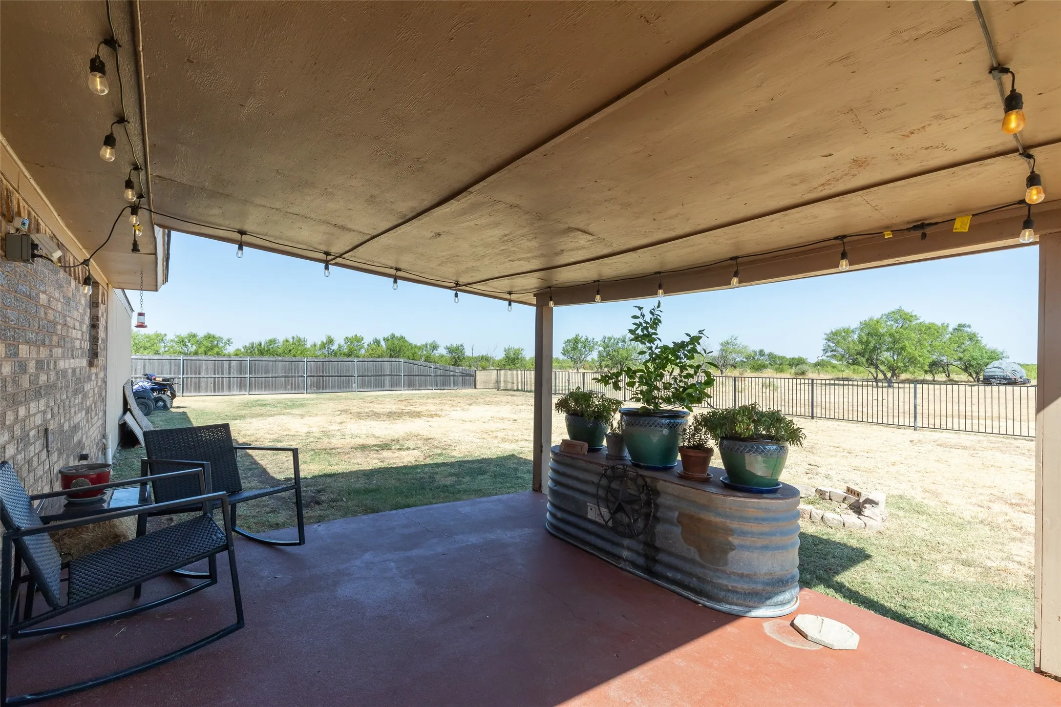 Single Family Residence For Sale in Taylor County , 1948 Elmdale Road S, Abilene, Texas 79602, 3 Bedroom, 2 Bathroom, 2 Garage spaces, 1,396 Sqft, built in 1978, mls#21368284, Real Estate Agent in Abilene, Homes For Sale in Taylor county, Homes For Sale in Abilene, Realtor in Abilene Texas, Real Estate Brokerage Independent Realty Texas, Luminita Cordes Realtor