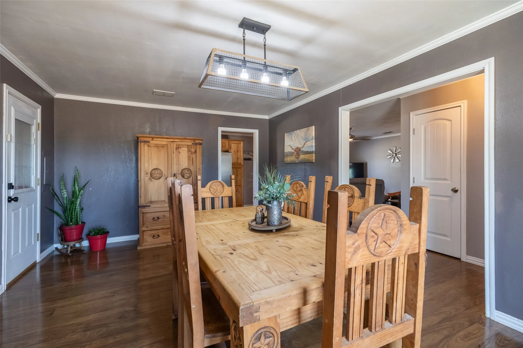 Single Family Residence For Sale in Taylor County , 1948 Elmdale Road S, Abilene, Texas 79602, 3 Bedroom, 2 Bathroom, 2 Garage spaces, 1,396 Sqft, built in 1978, mls#21368284, Real Estate Agent in Abilene, Homes For Sale in Taylor county, Homes For Sale in Abilene, Realtor in Abilene Texas, Real Estate Brokerage Independent Realty Texas, Luminita Cordes Realtor