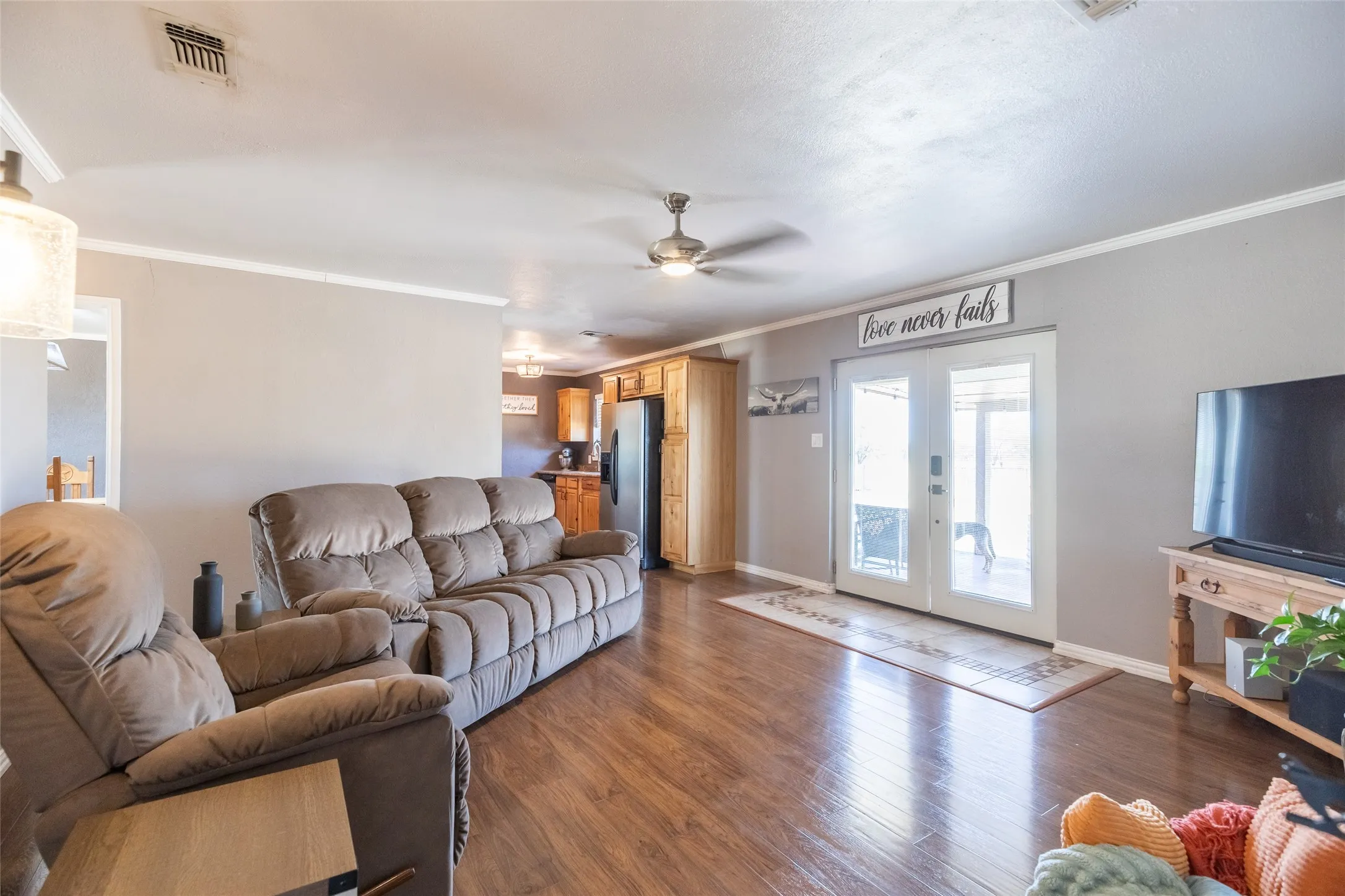 Single Family Residence For Sale in Taylor County , 1948 Elmdale Road S, Abilene, Texas 79602, 3 Bedroom, 2 Bathroom, 2 Garage spaces, 1,396 Sqft, built in 1978, mls#21368284, Real Estate Agent in Abilene, Homes For Sale in Taylor county, Homes For Sale in Abilene, Realtor in Abilene Texas, Real Estate Brokerage Independent Realty Texas, Luminita Cordes Realtor
