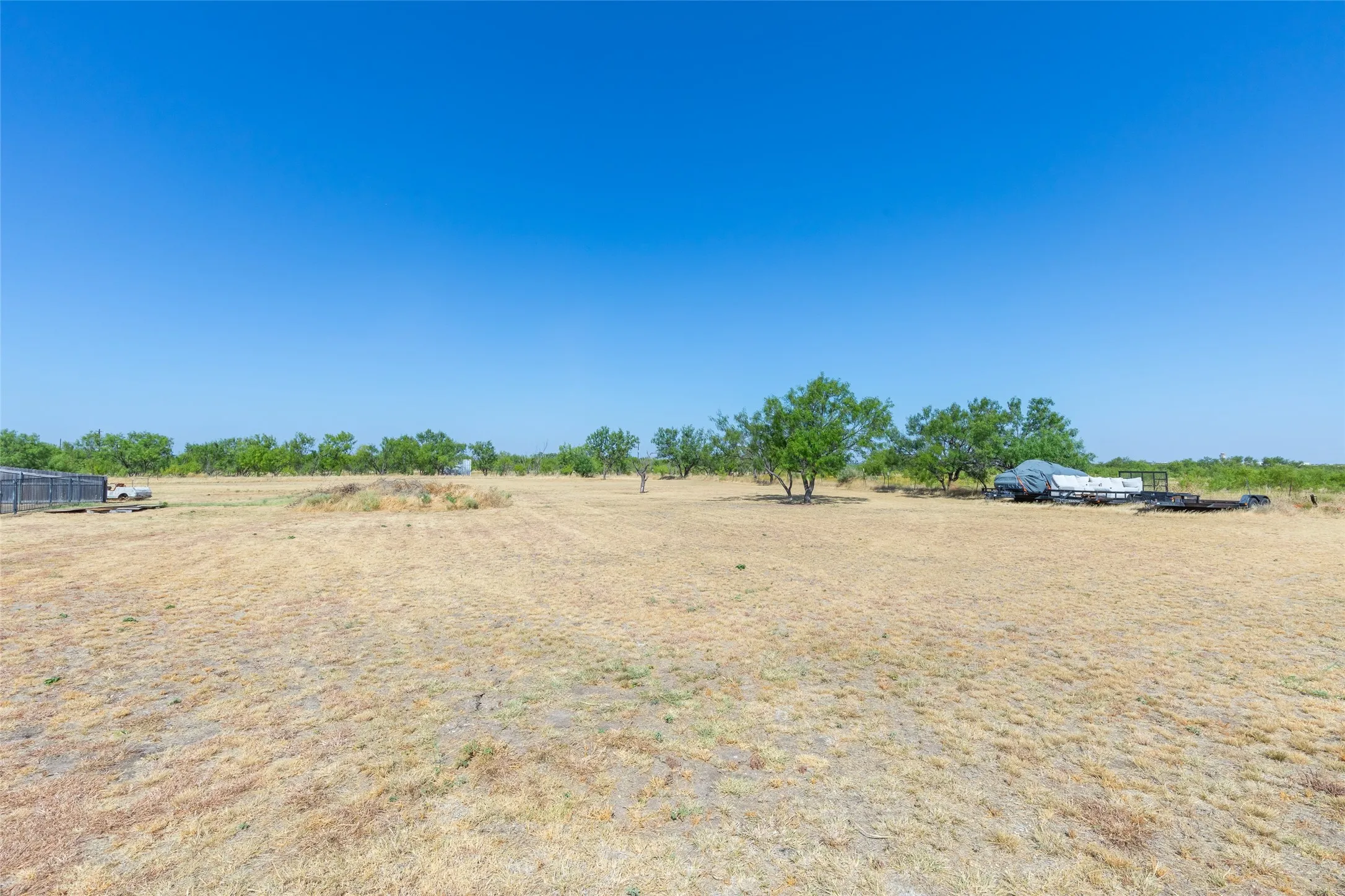 Single Family Residence For Sale in Taylor County , 1948 Elmdale Road S, Abilene, Texas 79602, 3 Bedroom, 2 Bathroom, 2 Garage spaces, 1,396 Sqft, built in 1978, mls#21368284, Real Estate Agent in Abilene, Homes For Sale in Taylor county, Homes For Sale in Abilene, Realtor in Abilene Texas, Real Estate Brokerage Independent Realty Texas, Luminita Cordes Realtor