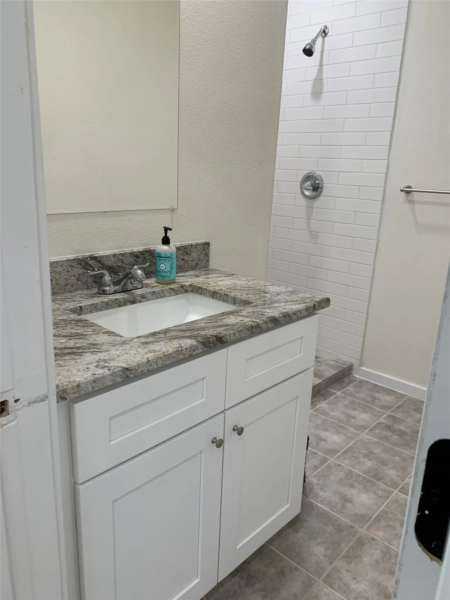 Single Family Residence For Sale in Tarrant County , 1200 New York Avenue, Fort Worth, Texas 76104, 3 Bedroom, 2 Bathroom, Garage spaces, 1,032 Sqft, built in 1926, mls#21374794, Real Estate Agent in Fort Worth, Homes For Sale in Tarrant county, Homes For Sale in Fort Worth, Realtor in Fort Worth Texas, Real Estate Brokerage Independent Realty Texas, Luminita Cordes Realtor