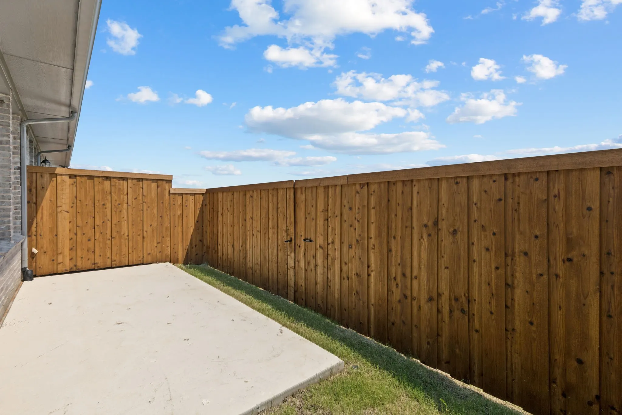 Townhouse For Rent in Dallas County , 3540 Pierce Lane, Grand Prairie, Texas 75052, 3 Bedroom, 3 Bathroom, 2 Garage spaces, 2,203 Sqft, built in 2025, mls#21374824, Real Estate Agent in Grand Prairie, Homes For Rent in Dallas county, Homes For Rent in Grand Prairie, Realtor in Grand Prairie Texas, Real Estate Brokerage Independent Realty Texas, Luminita Cordes Realtor