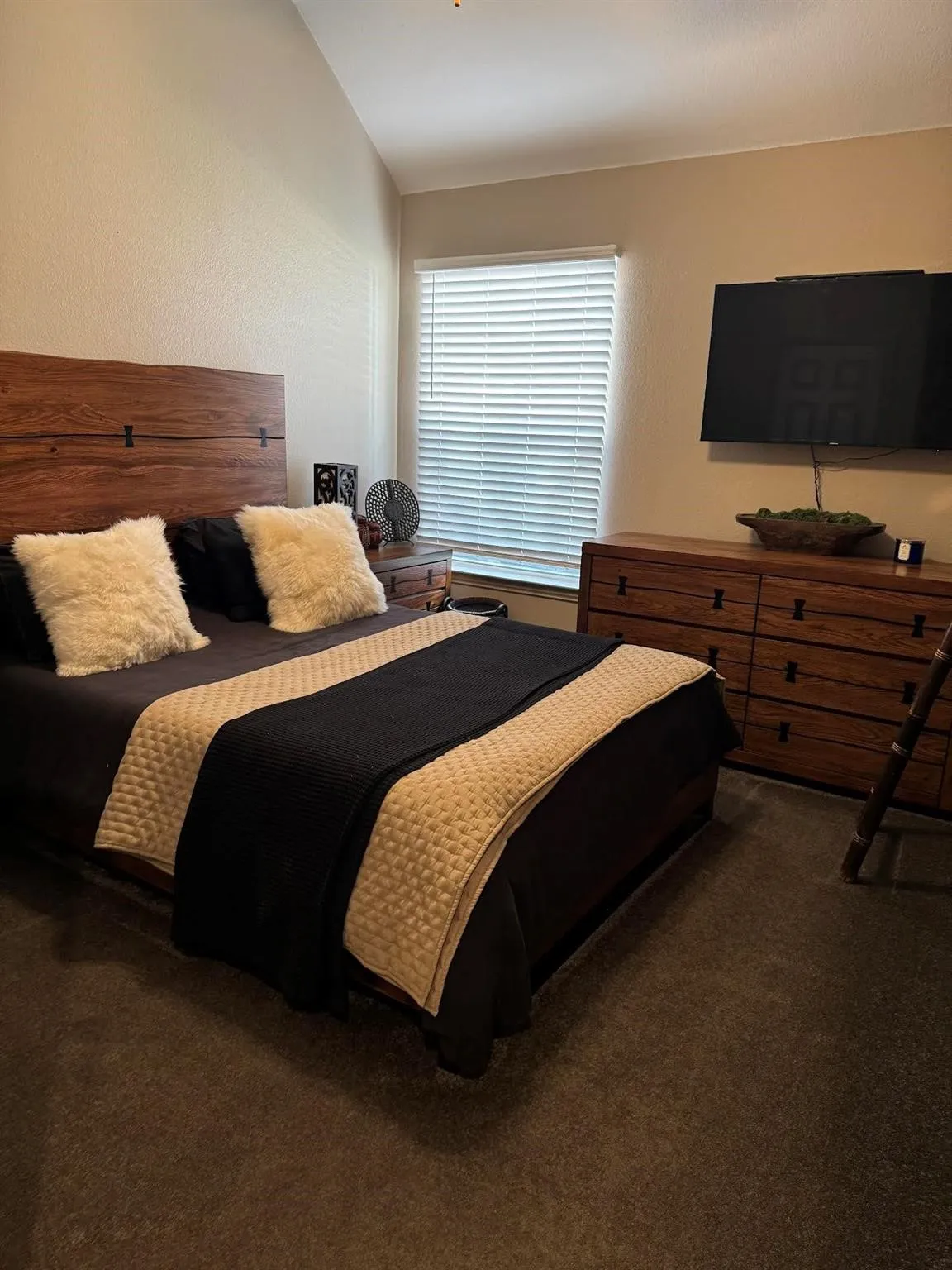 Single Family Residence For Sale in Denton County , 3103 Green Hollow Court, Highland Village, Texas 75077, 4 Bedroom, 3 Bathroom, 2 Garage spaces, 2,570 Sqft, built in 1995, mls#21372597, Real Estate Agent in Highland Village, Homes For Sale in Denton county, Homes For Sale in Highland Village, Realtor in Highland Village Texas, Real Estate Brokerage Independent Realty Texas, Luminita Cordes Realtor