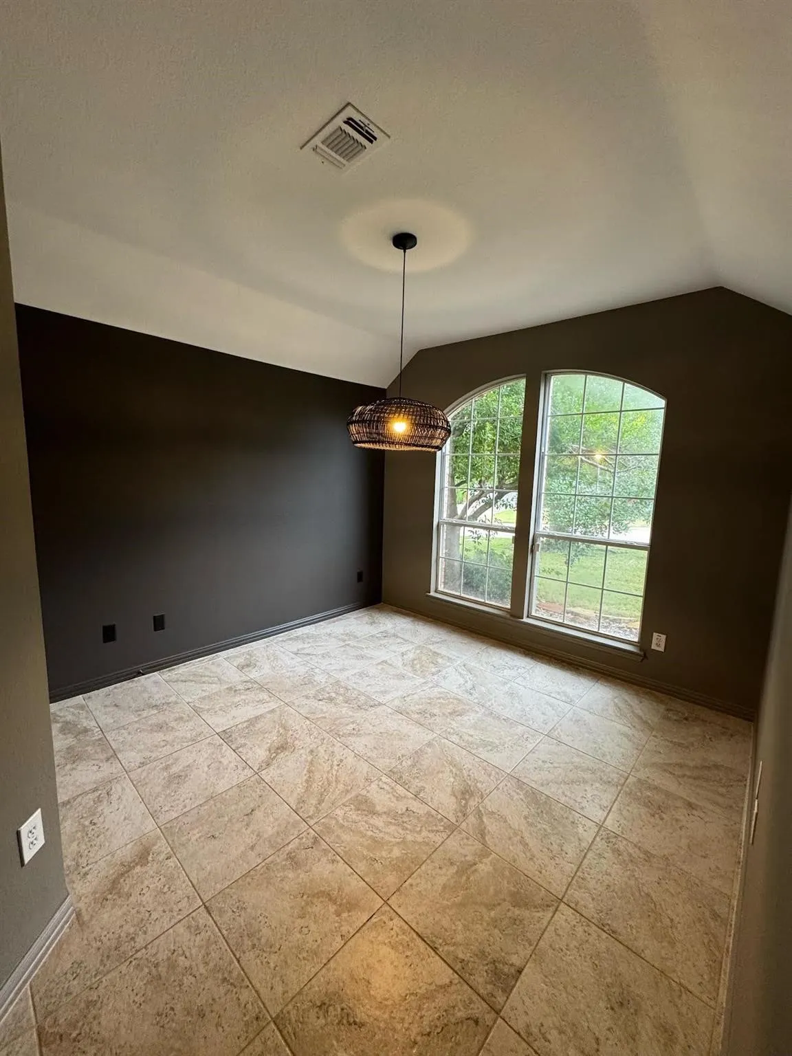 Single Family Residence For Sale in Denton County , 3103 Green Hollow Court, Highland Village, Texas 75077, 4 Bedroom, 3 Bathroom, 2 Garage spaces, 2,570 Sqft, built in 1995, mls#21372597, Real Estate Agent in Highland Village, Homes For Sale in Denton county, Homes For Sale in Highland Village, Realtor in Highland Village Texas, Real Estate Brokerage Independent Realty Texas, Luminita Cordes Realtor