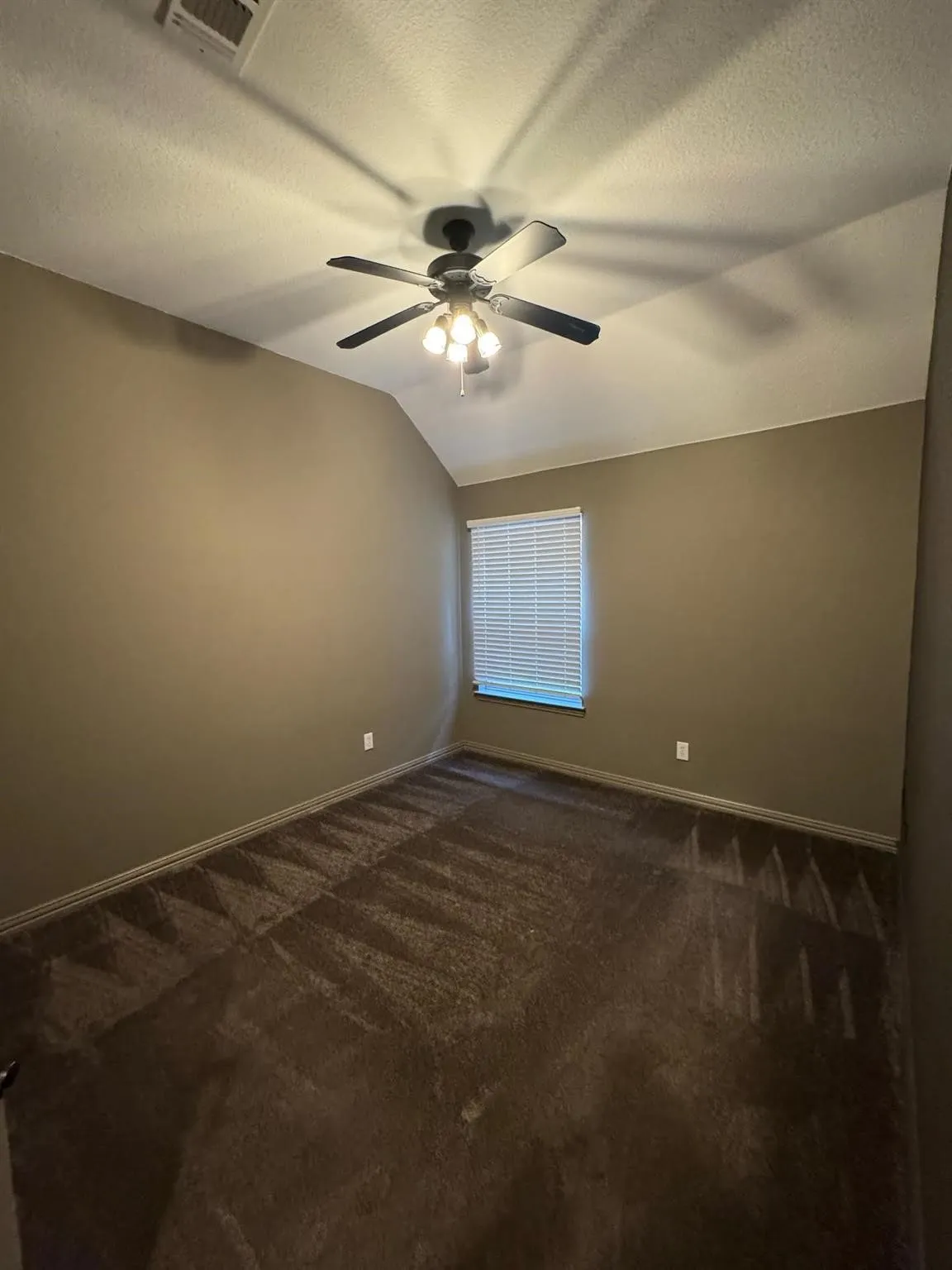 Single Family Residence For Sale in Denton County , 3103 Green Hollow Court, Highland Village, Texas 75077, 4 Bedroom, 3 Bathroom, 2 Garage spaces, 2,570 Sqft, built in 1995, mls#21372597, Real Estate Agent in Highland Village, Homes For Sale in Denton county, Homes For Sale in Highland Village, Realtor in Highland Village Texas, Real Estate Brokerage Independent Realty Texas, Luminita Cordes Realtor