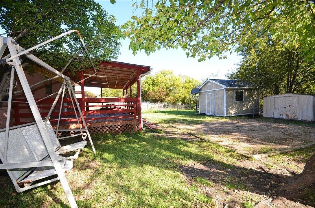 Single Family Residence For Rent in Grayson County , 2515 N Shannon Street, Sherman, Texas 75092, 4 Bedroom, 2 Bathroom, 2 Garage spaces, 1,469 Sqft, built in 1962, mls#21368565, Real Estate Agent in Sherman, Homes For Rent in Grayson county, Homes For Rent in Sherman, Realtor in Sherman Texas, Real Estate Brokerage Independent Realty Texas, Luminita Cordes Realtor
