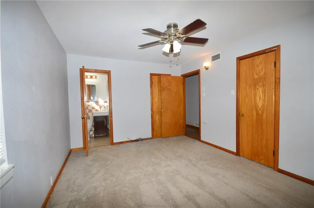 Single Family Residence For Rent in Grayson County , 2515 N Shannon Street, Sherman, Texas 75092, 4 Bedroom, 2 Bathroom, 2 Garage spaces, 1,469 Sqft, built in 1962, mls#21368565, Real Estate Agent in Sherman, Homes For Rent in Grayson county, Homes For Rent in Sherman, Realtor in Sherman Texas, Real Estate Brokerage Independent Realty Texas, Luminita Cordes Realtor
