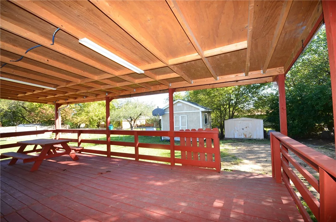 Single Family Residence For Rent in Grayson County , 2515 N Shannon Street, Sherman, Texas 75092, 4 Bedroom, 2 Bathroom, 2 Garage spaces, 1,469 Sqft, built in 1962, mls#21368565, Real Estate Agent in Sherman, Homes For Rent in Grayson county, Homes For Rent in Sherman, Realtor in Sherman Texas, Real Estate Brokerage Independent Realty Texas, Luminita Cordes Realtor