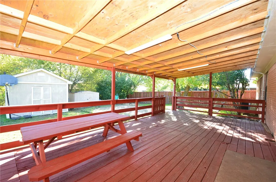 Single Family Residence For Rent in Grayson County , 2515 N Shannon Street, Sherman, Texas 75092, 4 Bedroom, 2 Bathroom, 2 Garage spaces, 1,469 Sqft, built in 1962, mls#21368565, Real Estate Agent in Sherman, Homes For Rent in Grayson county, Homes For Rent in Sherman, Realtor in Sherman Texas, Real Estate Brokerage Independent Realty Texas, Luminita Cordes Realtor