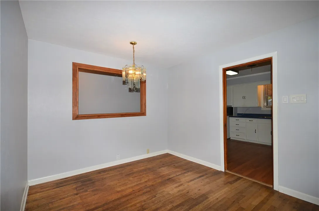 Single Family Residence For Rent in Grayson County , 2515 N Shannon Street, Sherman, Texas 75092, 4 Bedroom, 2 Bathroom, 2 Garage spaces, 1,469 Sqft, built in 1962, mls#21368565, Real Estate Agent in Sherman, Homes For Rent in Grayson county, Homes For Rent in Sherman, Realtor in Sherman Texas, Real Estate Brokerage Independent Realty Texas, Luminita Cordes Realtor