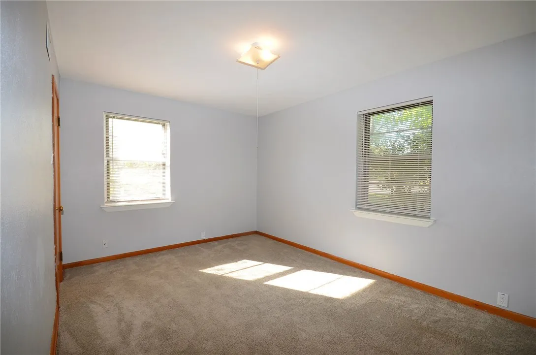 Single Family Residence For Rent in Grayson County , 2515 N Shannon Street, Sherman, Texas 75092, 4 Bedroom, 2 Bathroom, 2 Garage spaces, 1,469 Sqft, built in 1962, mls#21368565, Real Estate Agent in Sherman, Homes For Rent in Grayson county, Homes For Rent in Sherman, Realtor in Sherman Texas, Real Estate Brokerage Independent Realty Texas, Luminita Cordes Realtor
