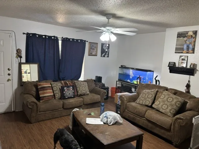3405 Orchard living area