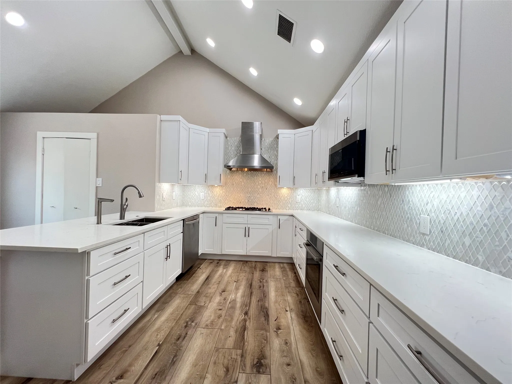 Single Family Residence For Rent in Collin County , 6816 Sweetwater Drive, Plano, Texas 75023, 3 Bedroom, 2 Bathroom, 2 Garage spaces, 1,931 Sqft, built in 1987, mls#21373657, Real Estate Agent in Plano, Homes For Rent in Collin county, Homes For Rent in Plano, Realtor in Plano Texas, Real Estate Brokerage Independent Realty Texas, Luminita Cordes Realtor