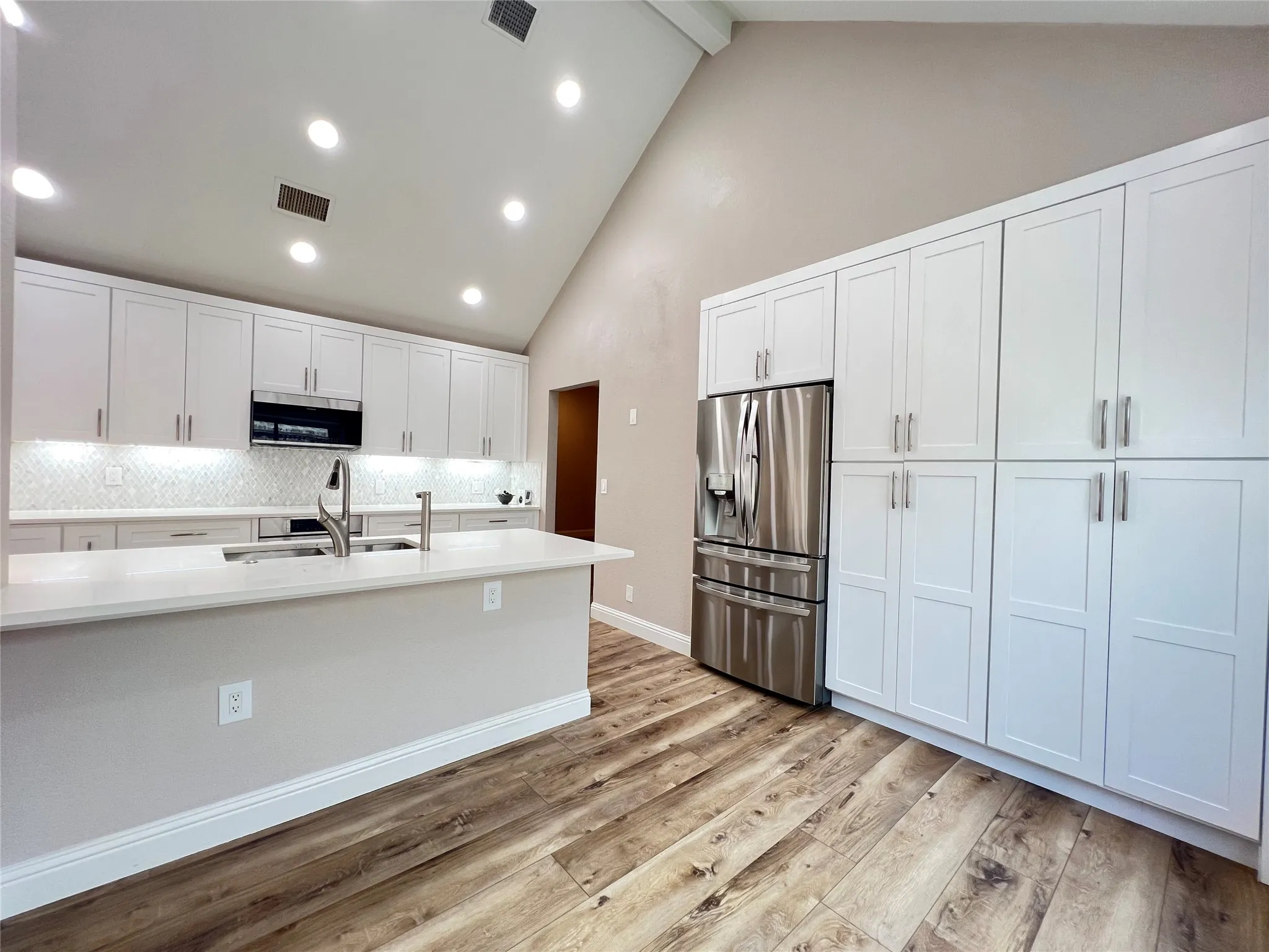 Single Family Residence For Rent in Collin County , 6816 Sweetwater Drive, Plano, Texas 75023, 3 Bedroom, 2 Bathroom, 2 Garage spaces, 1,931 Sqft, built in 1987, mls#21373657, Real Estate Agent in Plano, Homes For Rent in Collin county, Homes For Rent in Plano, Realtor in Plano Texas, Real Estate Brokerage Independent Realty Texas, Luminita Cordes Realtor