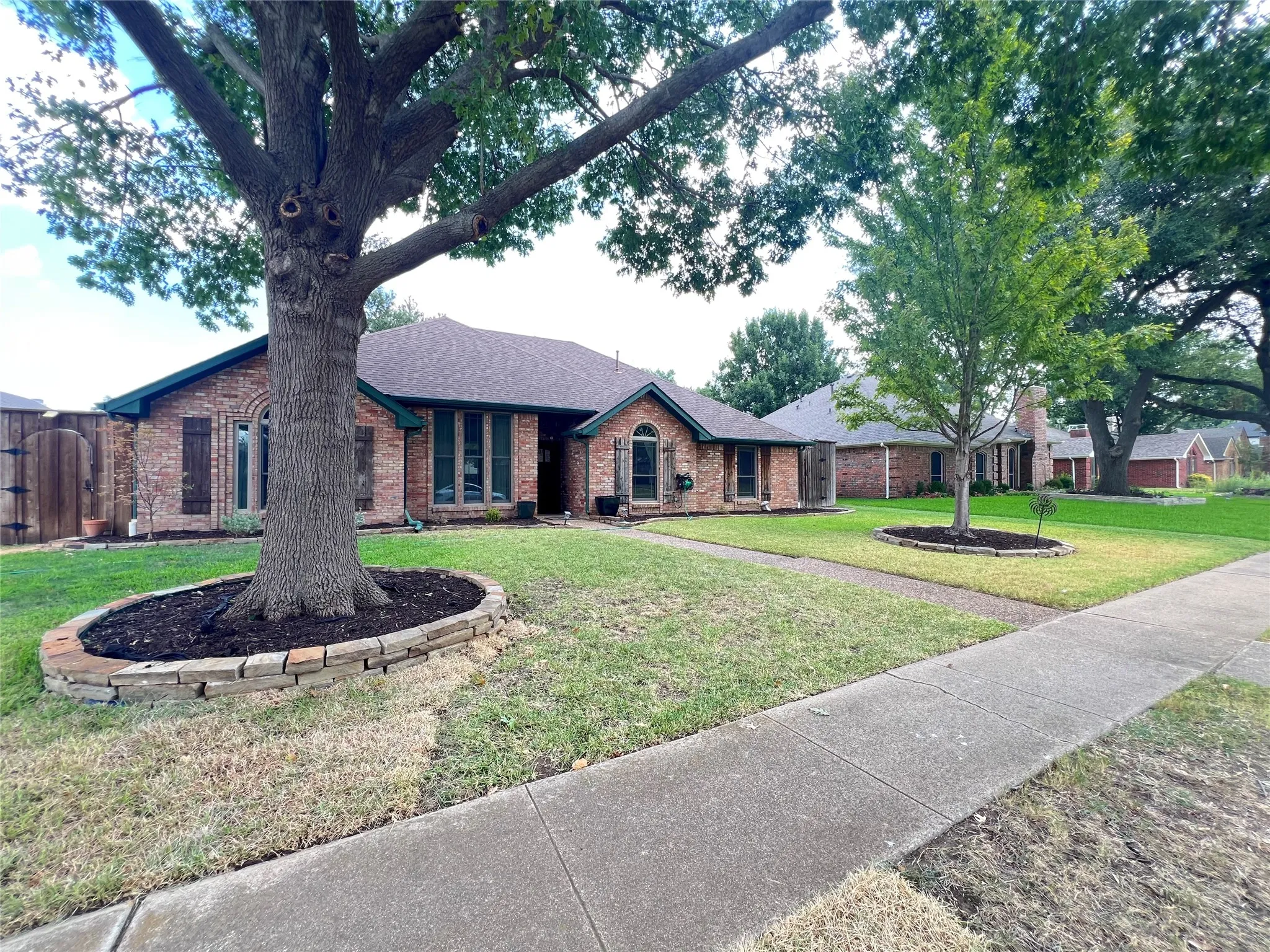 Single Family Residence For Rent in Collin County , 6816 Sweetwater Drive, Plano, Texas 75023, 3 Bedroom, 2 Bathroom, 2 Garage spaces, 1,931 Sqft, built in 1987, mls#21373657, Real Estate Agent in Plano, Homes For Rent in Collin county, Homes For Rent in Plano, Realtor in Plano Texas, Real Estate Brokerage Independent Realty Texas, Luminita Cordes Realtor