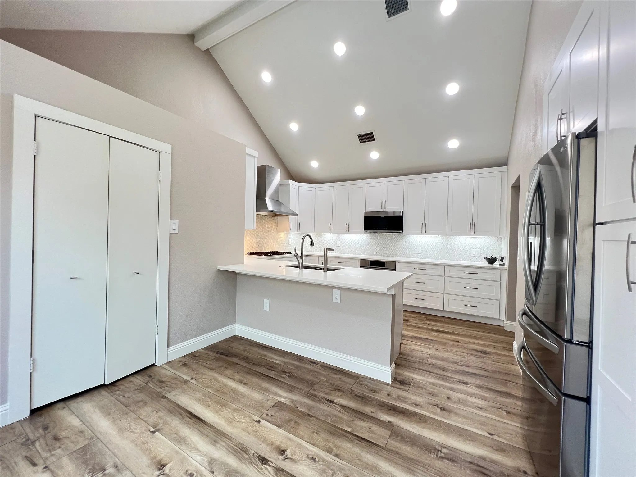Single Family Residence For Rent in Collin County , 6816 Sweetwater Drive, Plano, Texas 75023, 3 Bedroom, 2 Bathroom, 2 Garage spaces, 1,931 Sqft, built in 1987, mls#21373657, Real Estate Agent in Plano, Homes For Rent in Collin county, Homes For Rent in Plano, Realtor in Plano Texas, Real Estate Brokerage Independent Realty Texas, Luminita Cordes Realtor