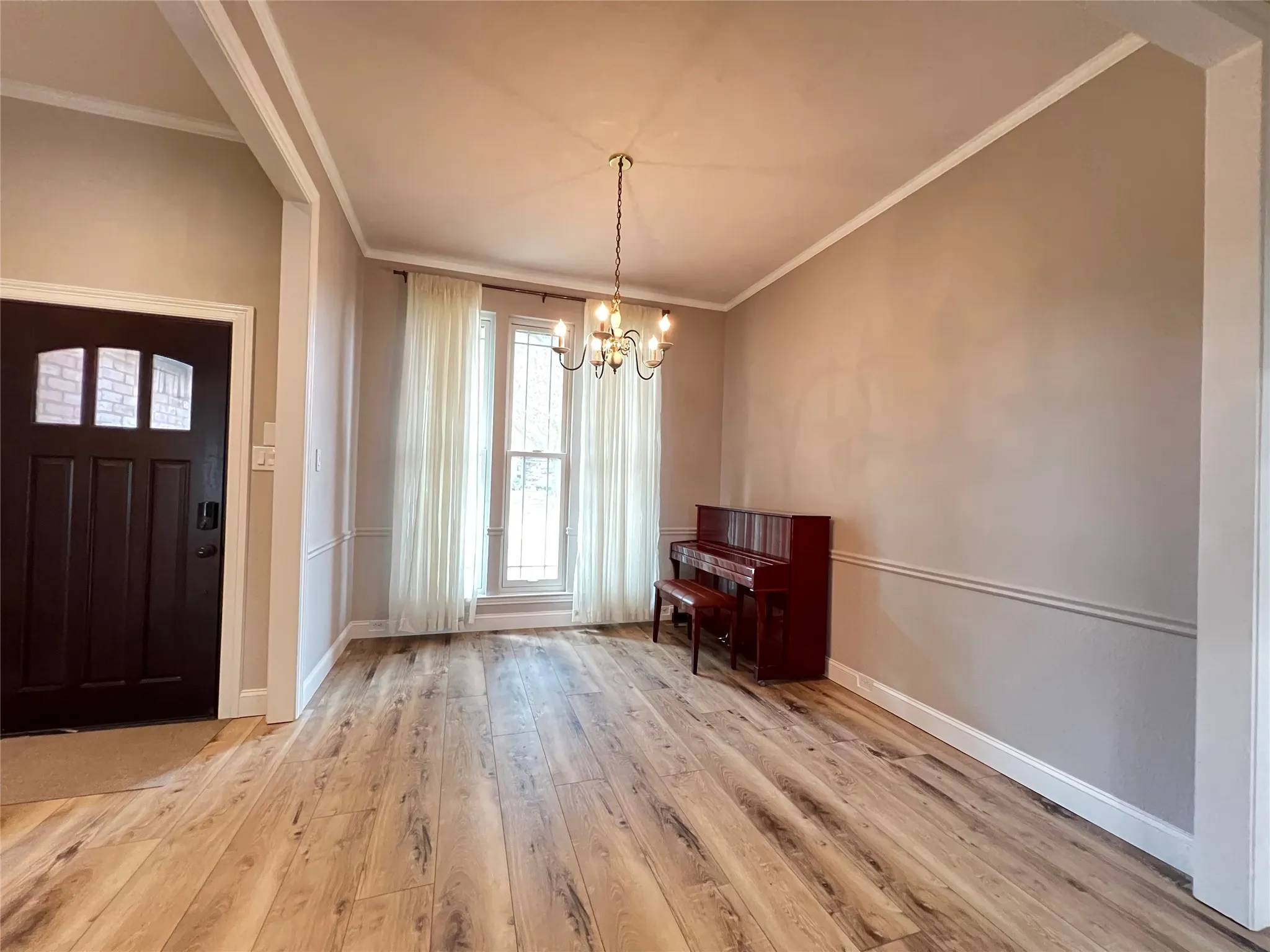 Single Family Residence For Rent in Collin County , 6816 Sweetwater Drive, Plano, Texas 75023, 3 Bedroom, 2 Bathroom, 2 Garage spaces, 1,931 Sqft, built in 1987, mls#21373657, Real Estate Agent in Plano, Homes For Rent in Collin county, Homes For Rent in Plano, Realtor in Plano Texas, Real Estate Brokerage Independent Realty Texas, Luminita Cordes Realtor