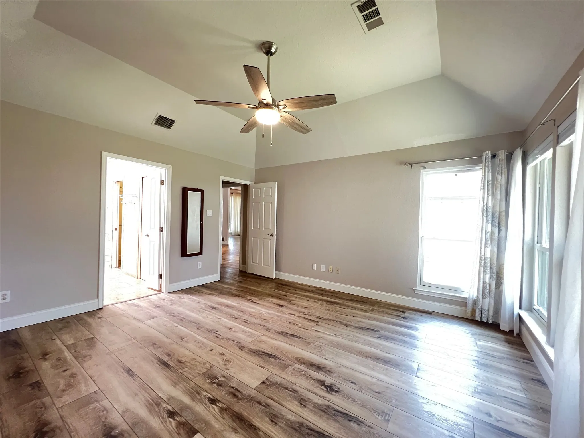 Single Family Residence For Rent in Collin County , 6816 Sweetwater Drive, Plano, Texas 75023, 3 Bedroom, 2 Bathroom, 2 Garage spaces, 1,931 Sqft, built in 1987, mls#21373657, Real Estate Agent in Plano, Homes For Rent in Collin county, Homes For Rent in Plano, Realtor in Plano Texas, Real Estate Brokerage Independent Realty Texas, Luminita Cordes Realtor