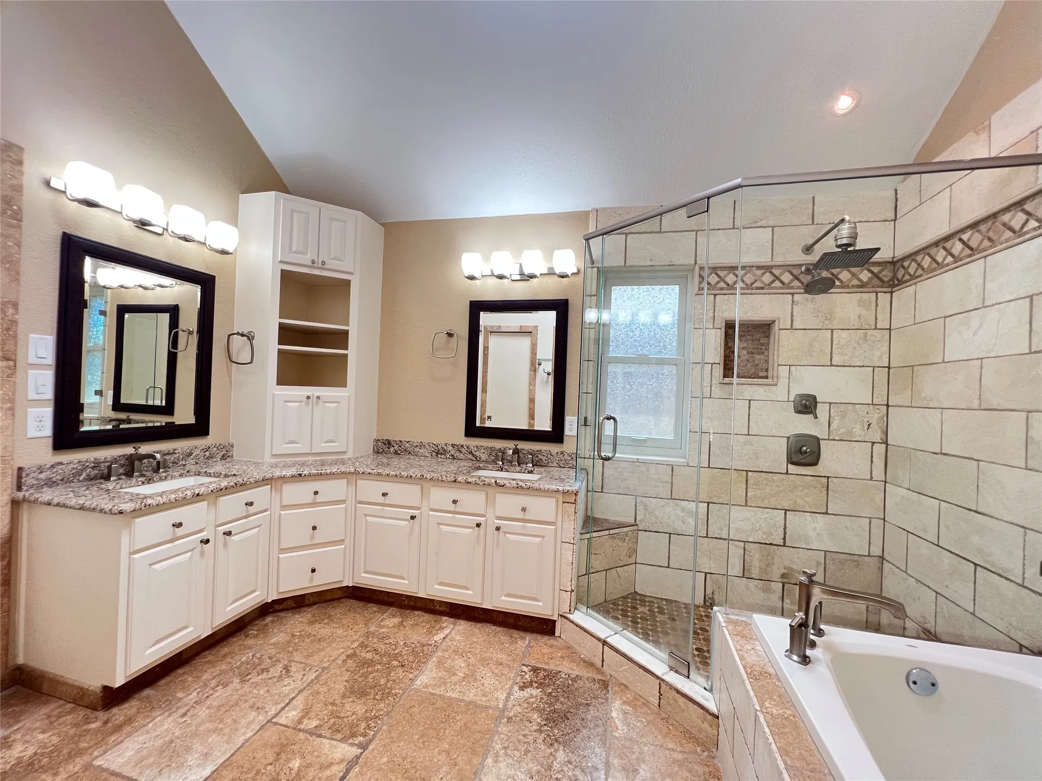 Single Family Residence For Rent in Collin County , 6816 Sweetwater Drive, Plano, Texas 75023, 3 Bedroom, 2 Bathroom, 2 Garage spaces, 1,931 Sqft, built in 1987, mls#21373657, Real Estate Agent in Plano, Homes For Rent in Collin county, Homes For Rent in Plano, Realtor in Plano Texas, Real Estate Brokerage Independent Realty Texas, Luminita Cordes Realtor