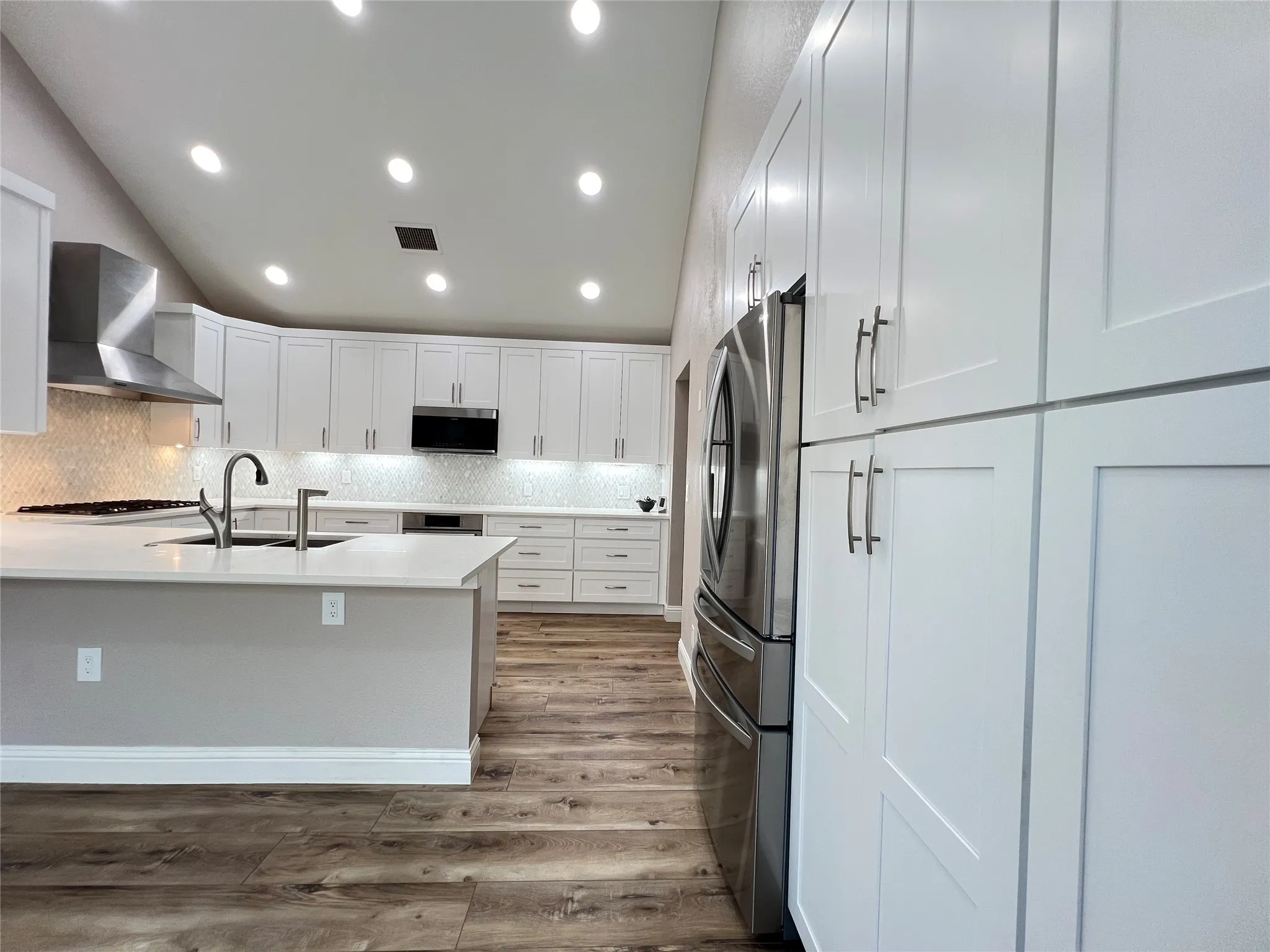 Single Family Residence For Rent in Collin County , 6816 Sweetwater Drive, Plano, Texas 75023, 3 Bedroom, 2 Bathroom, 2 Garage spaces, 1,931 Sqft, built in 1987, mls#21373657, Real Estate Agent in Plano, Homes For Rent in Collin county, Homes For Rent in Plano, Realtor in Plano Texas, Real Estate Brokerage Independent Realty Texas, Luminita Cordes Realtor