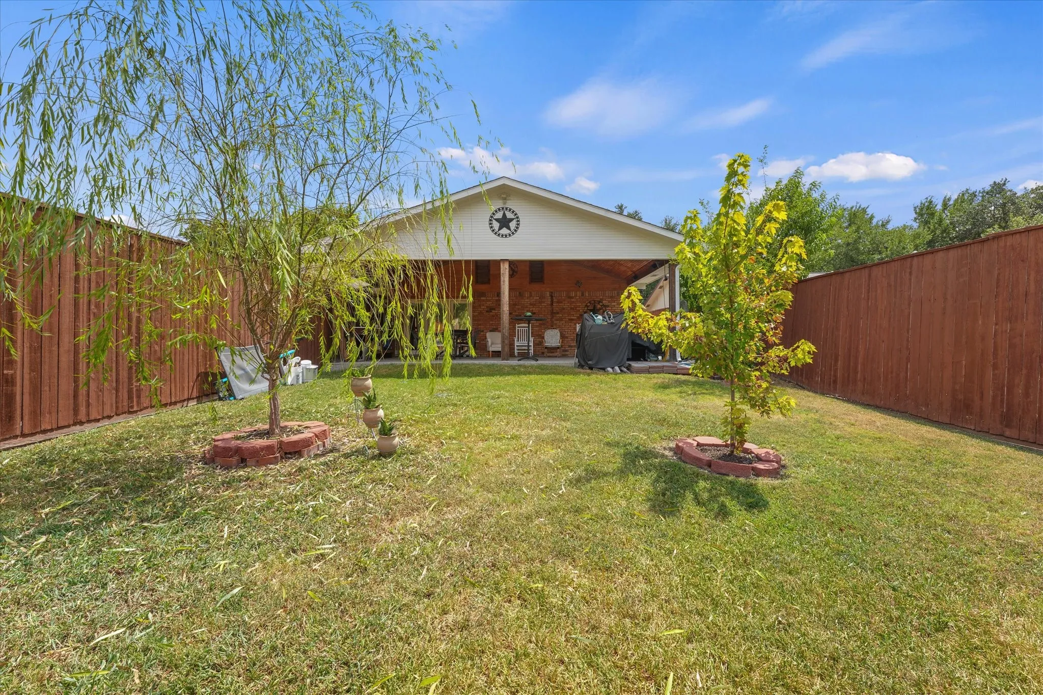 Single Family Residence For Sale in Dallas County , 6317 Briar Knoll Drive, Garland, Texas 75043, 3 Bedroom, 2 Bathroom, 2 Garage spaces, 1,673 Sqft, built in 1974, mls#21364137, Real Estate Agent in Garland, Homes For Sale in Dallas county, Homes For Sale in Garland, Realtor in Garland Texas, Real Estate Brokerage Independent Realty Texas, Luminita Cordes Realtor