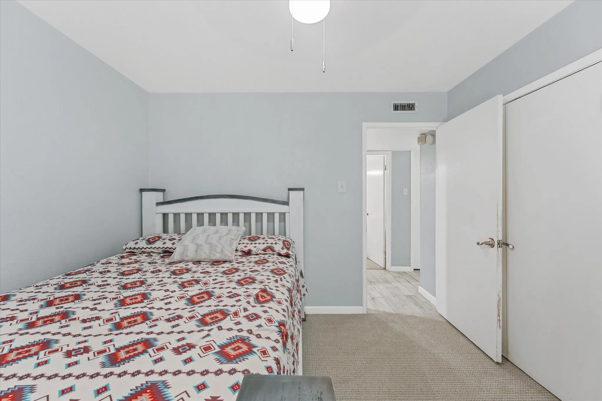 Single Family Residence For Sale in Dallas County , 6317 Briar Knoll Drive, Garland, Texas 75043, 3 Bedroom, 2 Bathroom, 2 Garage spaces, 1,673 Sqft, built in 1974, mls#21364137, Real Estate Agent in Garland, Homes For Sale in Dallas county, Homes For Sale in Garland, Realtor in Garland Texas, Real Estate Brokerage Independent Realty Texas, Luminita Cordes Realtor