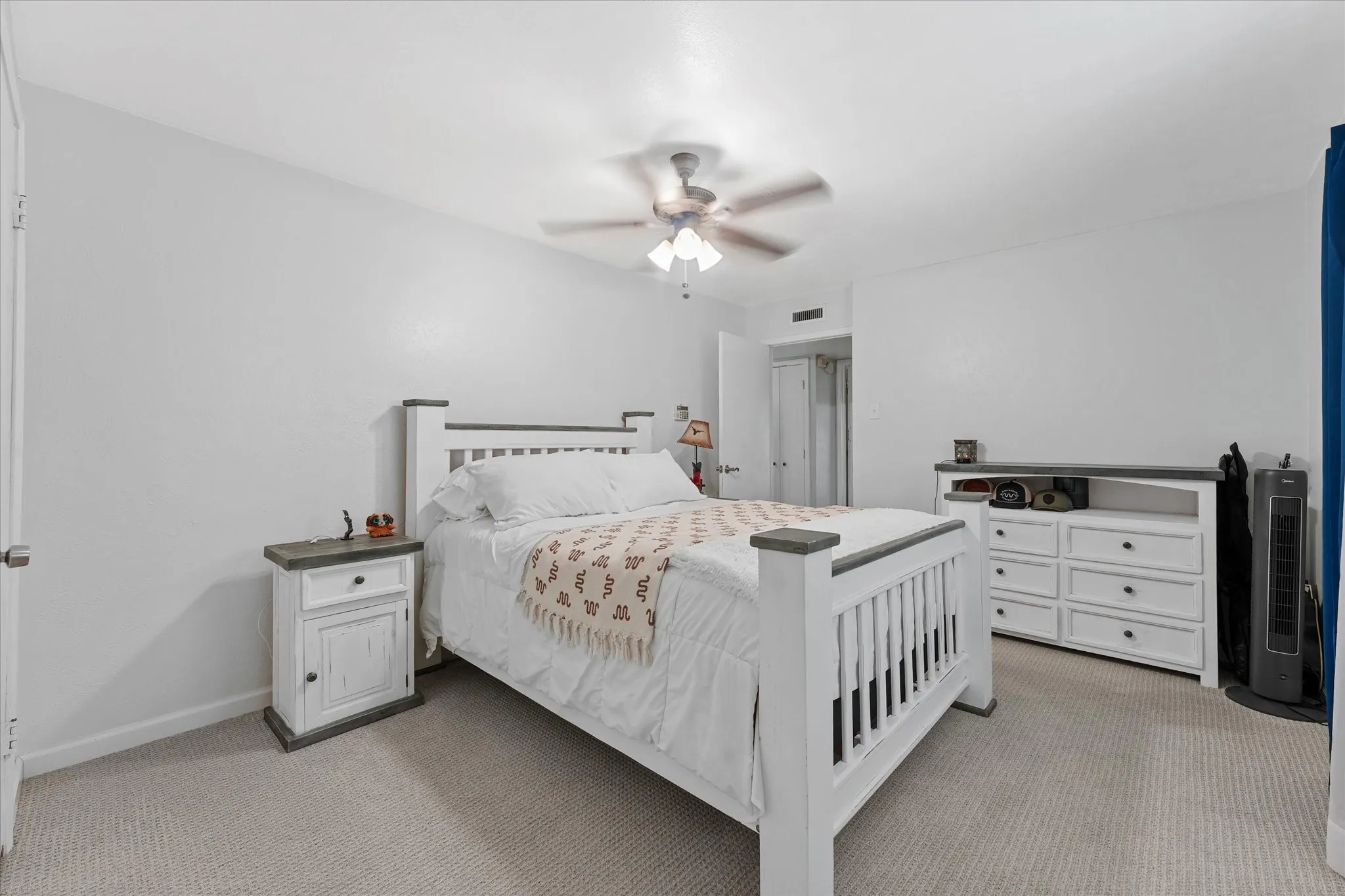 Single Family Residence For Sale in Dallas County , 6317 Briar Knoll Drive, Garland, Texas 75043, 3 Bedroom, 2 Bathroom, 2 Garage spaces, 1,673 Sqft, built in 1974, mls#21364137, Real Estate Agent in Garland, Homes For Sale in Dallas county, Homes For Sale in Garland, Realtor in Garland Texas, Real Estate Brokerage Independent Realty Texas, Luminita Cordes Realtor