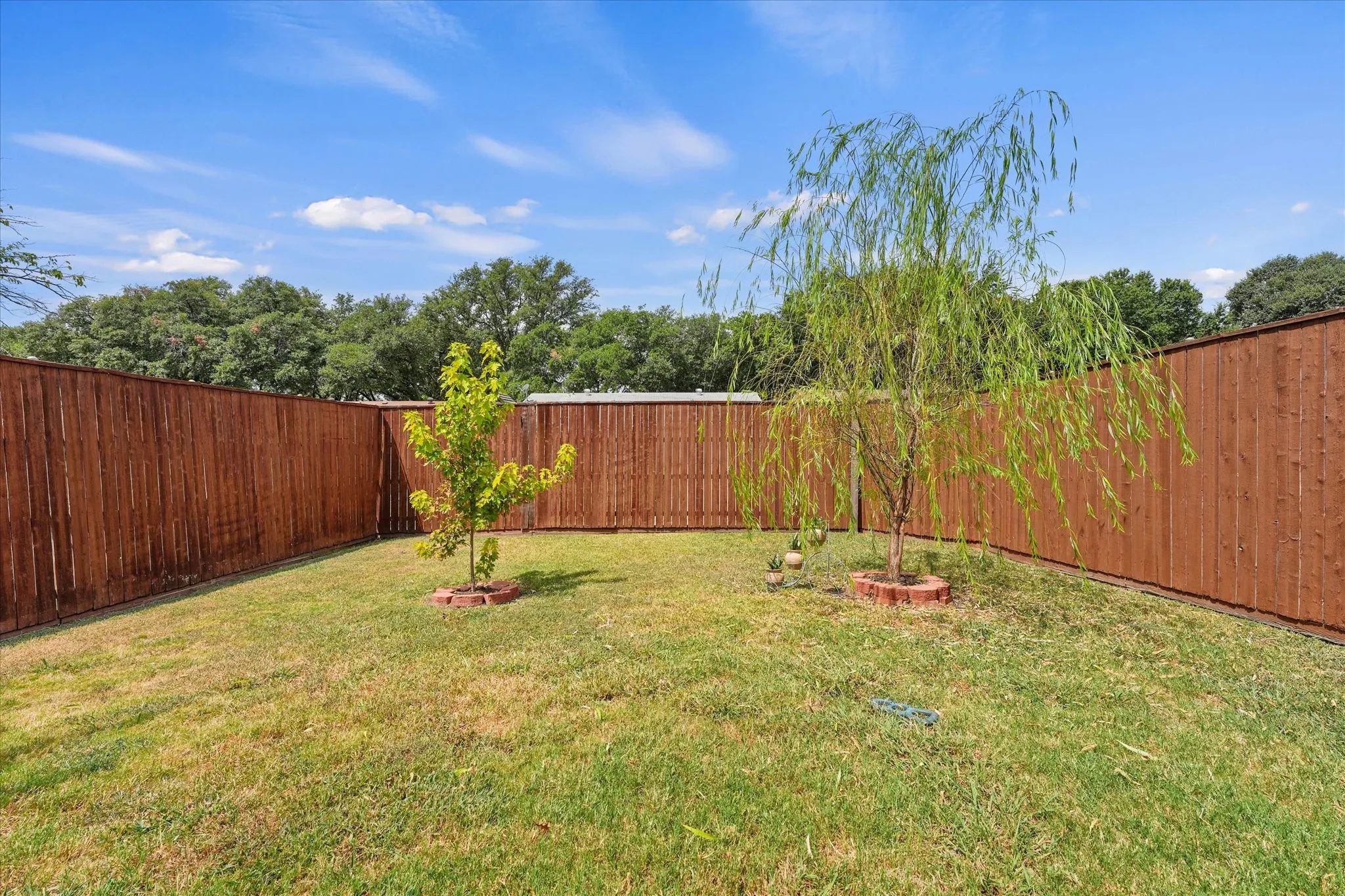 Single Family Residence For Sale in Dallas County , 6317 Briar Knoll Drive, Garland, Texas 75043, 3 Bedroom, 2 Bathroom, 2 Garage spaces, 1,673 Sqft, built in 1974, mls#21364137, Real Estate Agent in Garland, Homes For Sale in Dallas county, Homes For Sale in Garland, Realtor in Garland Texas, Real Estate Brokerage Independent Realty Texas, Luminita Cordes Realtor