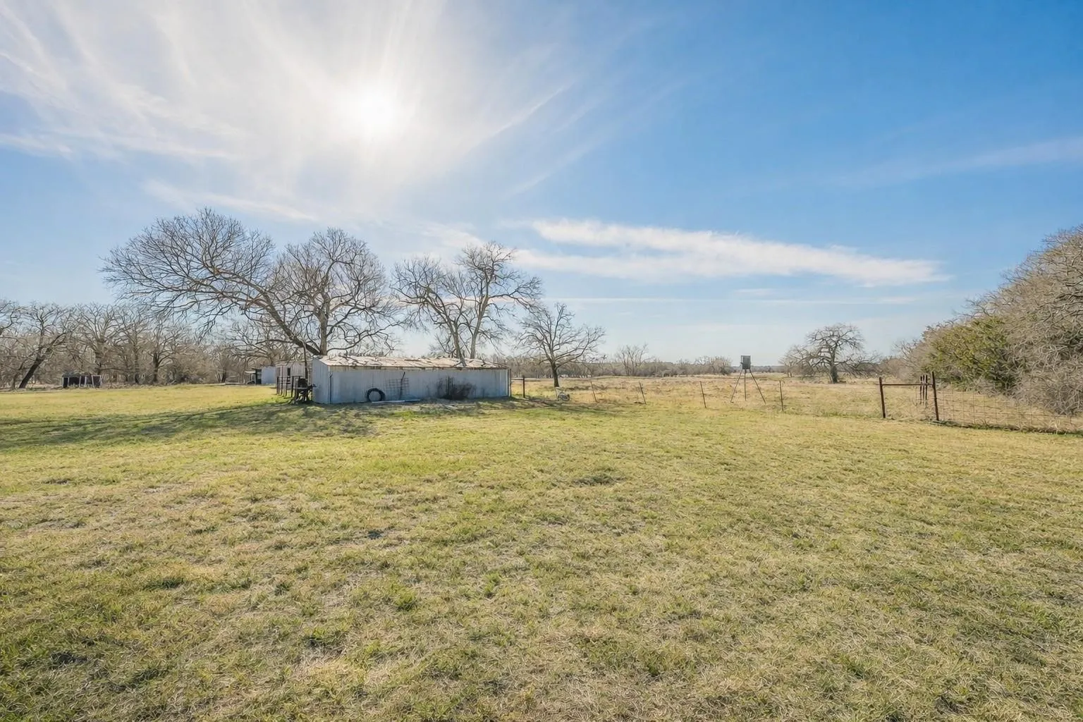Farm For Sale in Mc Lennan County , 1325 N Katy Road, Elm Mott, Texas 76640, 3 Bedroom, 2 Bathroom, 2 Garage spaces, 1,826 Sqft, built in 1988, mls#21374855, Real Estate Agent in Elm Mott, Homes For Sale in Mc Lennan county, Homes For Sale in Elm Mott, Realtor in Elm Mott Texas, Real Estate Brokerage Independent Realty Texas, Luminita Cordes Realtor