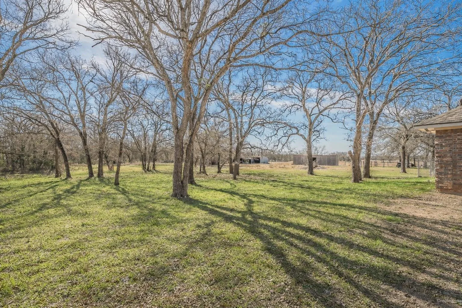 Farm For Sale in Mc Lennan County , 1325 N Katy Road, Elm Mott, Texas 76640, 3 Bedroom, 2 Bathroom, 2 Garage spaces, 1,826 Sqft, built in 1988, mls#21374855, Real Estate Agent in Elm Mott, Homes For Sale in Mc Lennan county, Homes For Sale in Elm Mott, Realtor in Elm Mott Texas, Real Estate Brokerage Independent Realty Texas, Luminita Cordes Realtor