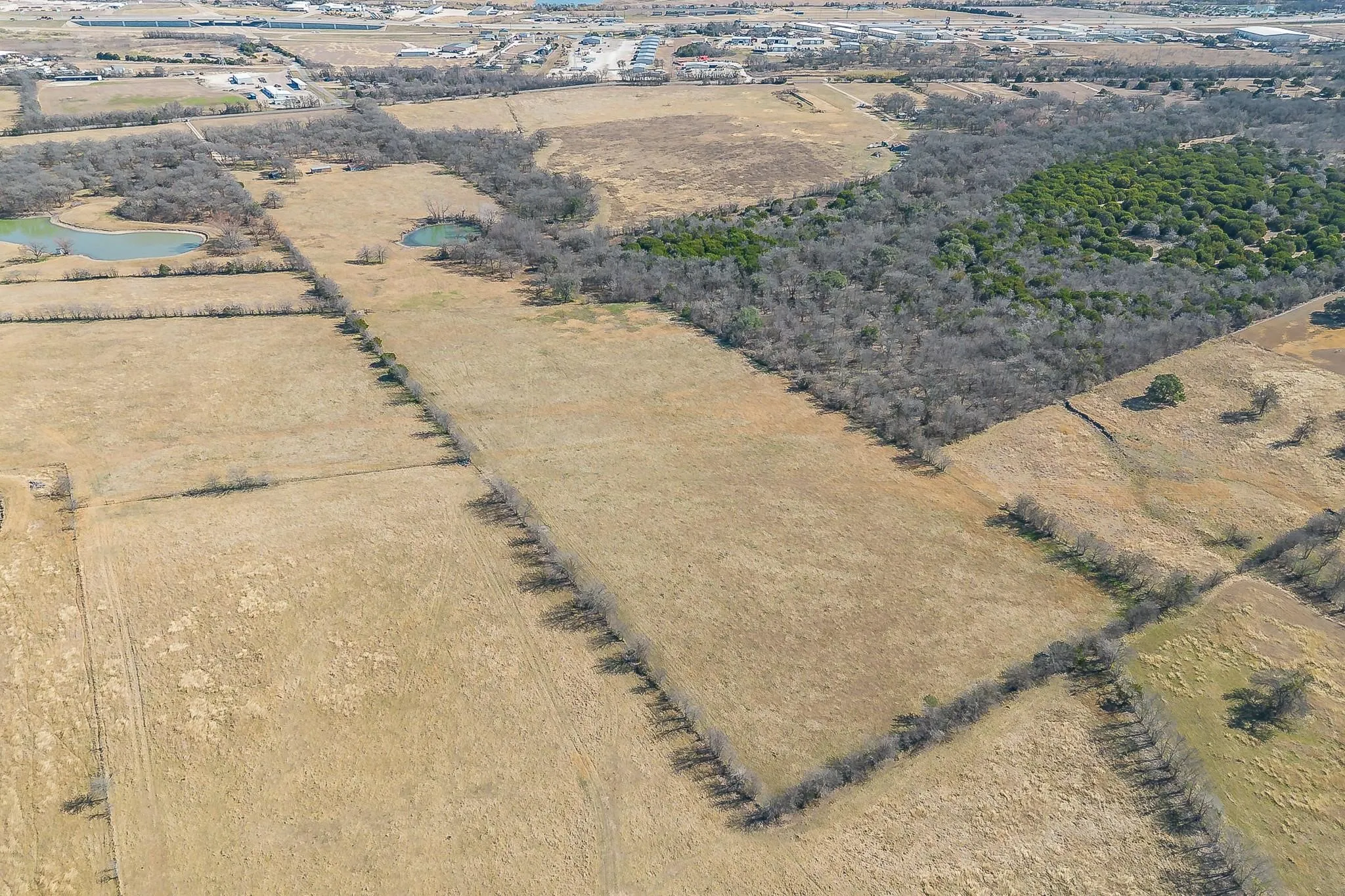 Farm For Sale in Mc Lennan County , 1325 N Katy Road, Elm Mott, Texas 76640, 3 Bedroom, 2 Bathroom, 2 Garage spaces, 1,826 Sqft, built in 1988, mls#21374855, Real Estate Agent in Elm Mott, Homes For Sale in Mc Lennan county, Homes For Sale in Elm Mott, Realtor in Elm Mott Texas, Real Estate Brokerage Independent Realty Texas, Luminita Cordes Realtor