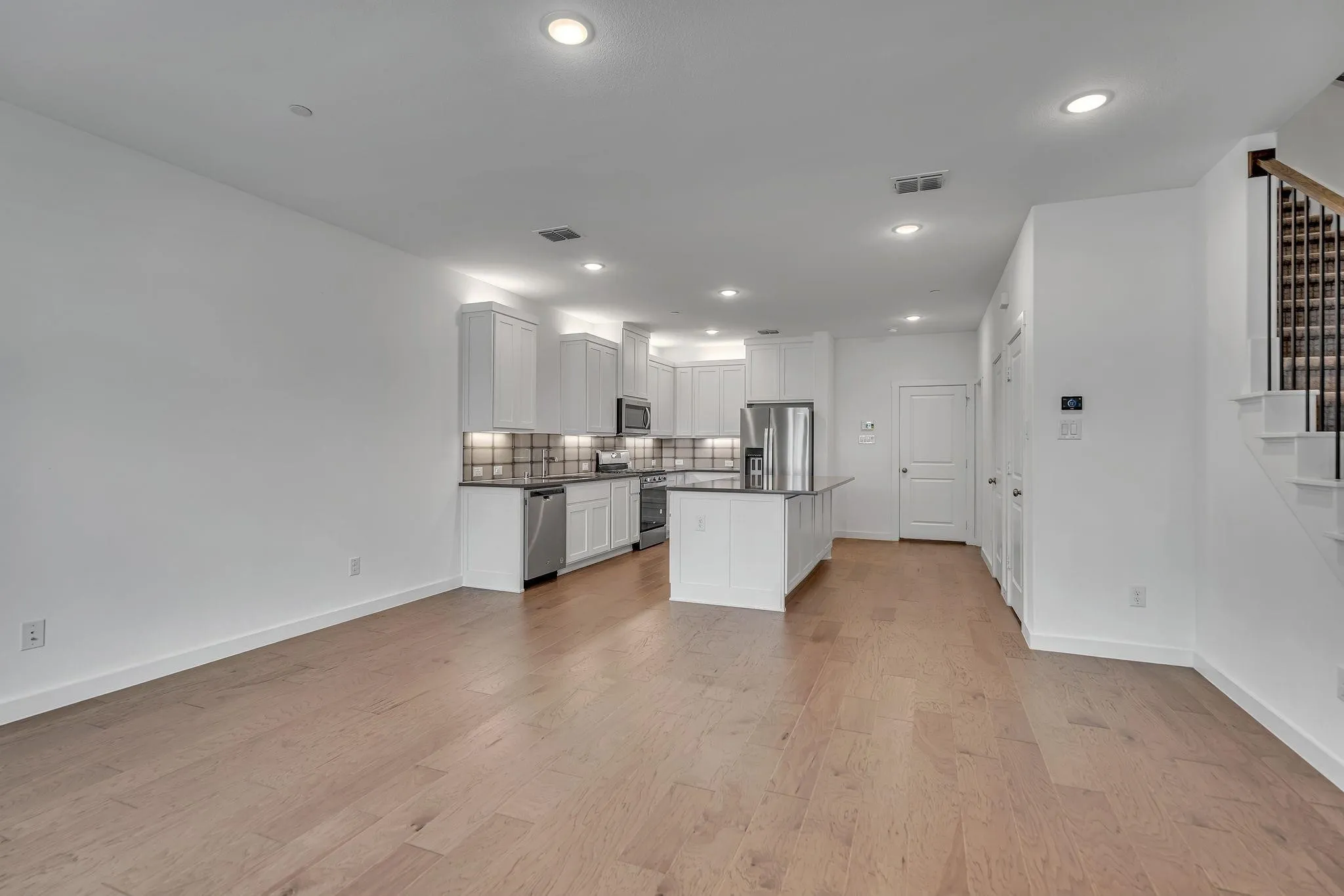 Townhouse For Rent in Collin County , 611 COLLIER Drive, Plano, Texas 75075, 3 Bedroom, 3 Bathroom, 2 Garage spaces, 1,806 Sqft, built in 2021, mls#21374856, Real Estate Agent in Plano, Homes For Rent in Collin county, Homes For Rent in Plano, Realtor in Plano Texas, Real Estate Brokerage Independent Realty Texas, Luminita Cordes Realtor