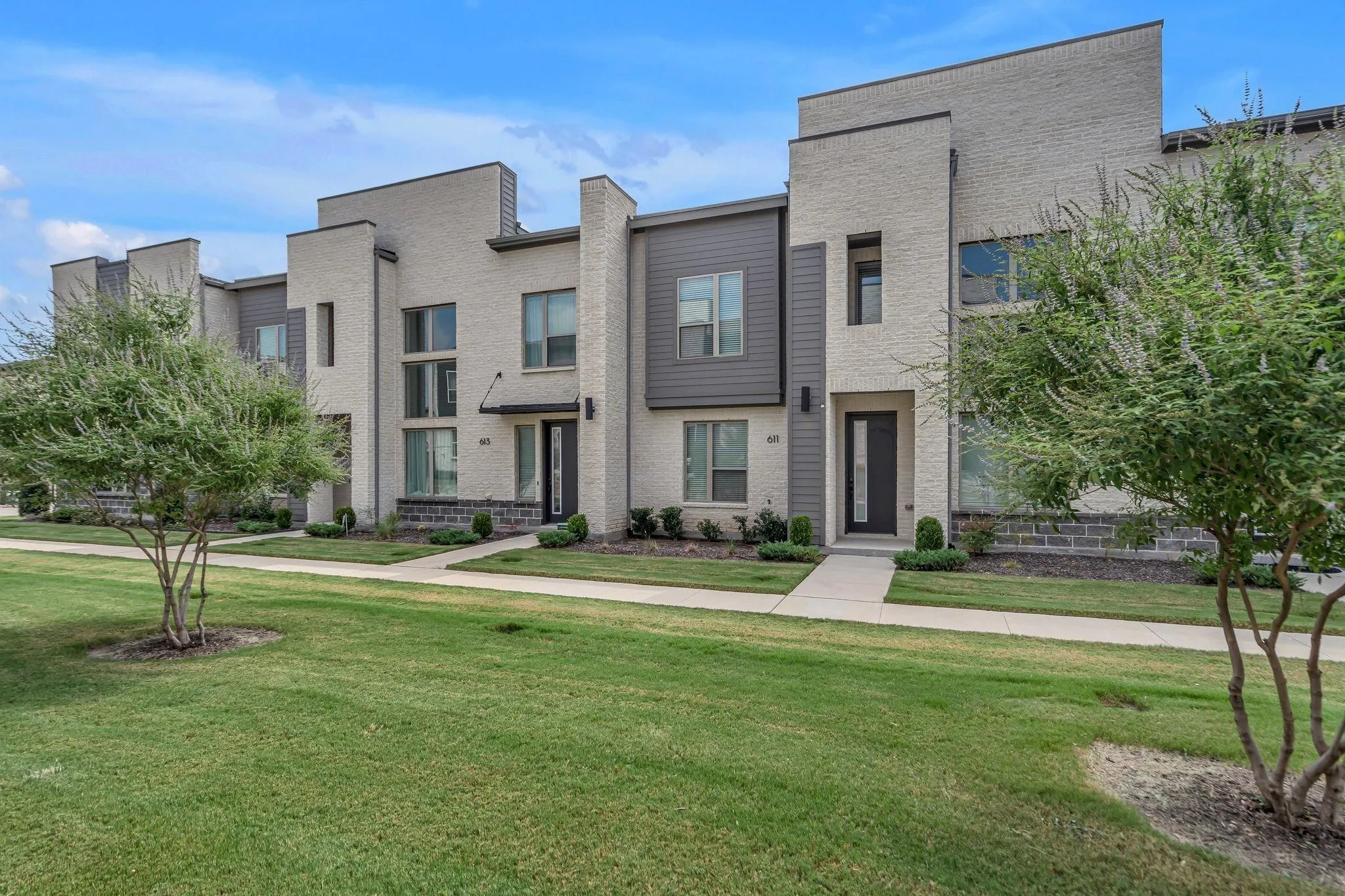 Townhouse For Rent in Collin County , 611 COLLIER Drive, Plano, Texas 75075, 3 Bedroom, 3 Bathroom, 2 Garage spaces, 1,806 Sqft, built in 2021, mls#21374856, Real Estate Agent in Plano, Homes For Rent in Collin county, Homes For Rent in Plano, Realtor in Plano Texas, Real Estate Brokerage Independent Realty Texas, Luminita Cordes Realtor
