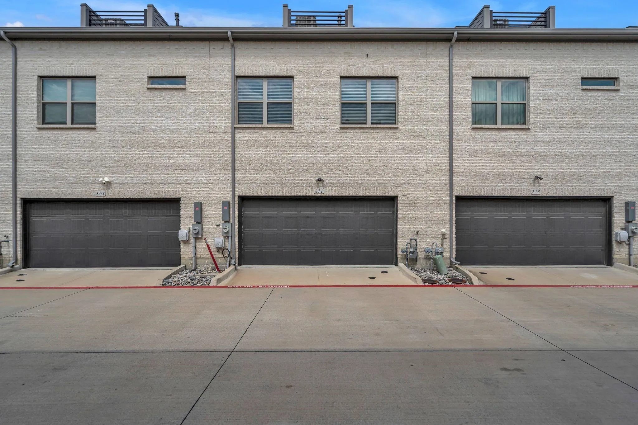 Townhouse For Rent in Collin County , 611 COLLIER Drive, Plano, Texas 75075, 3 Bedroom, 3 Bathroom, 2 Garage spaces, 1,806 Sqft, built in 2021, mls#21374856, Real Estate Agent in Plano, Homes For Rent in Collin county, Homes For Rent in Plano, Realtor in Plano Texas, Real Estate Brokerage Independent Realty Texas, Luminita Cordes Realtor